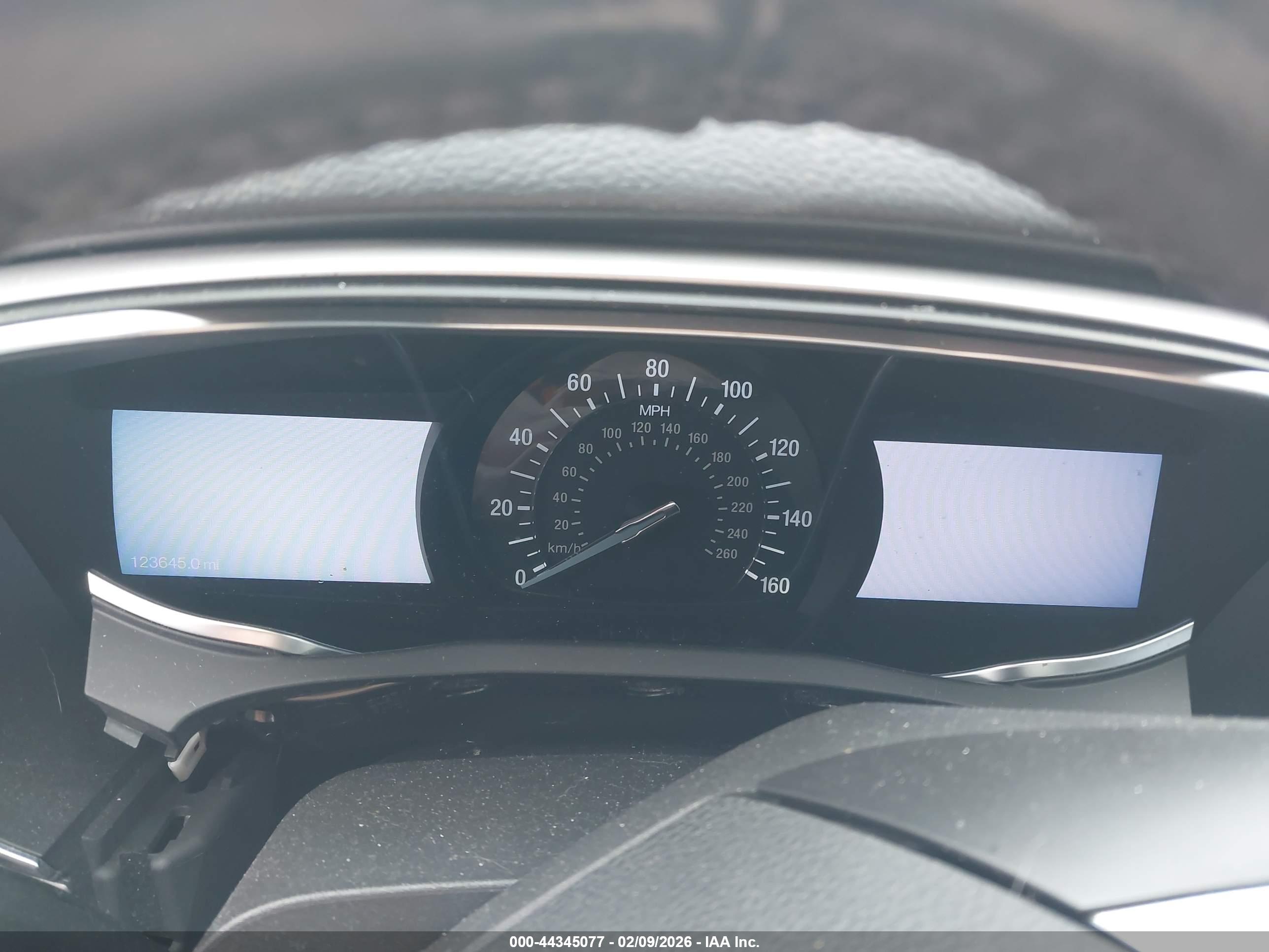 FORD FUSION image 7