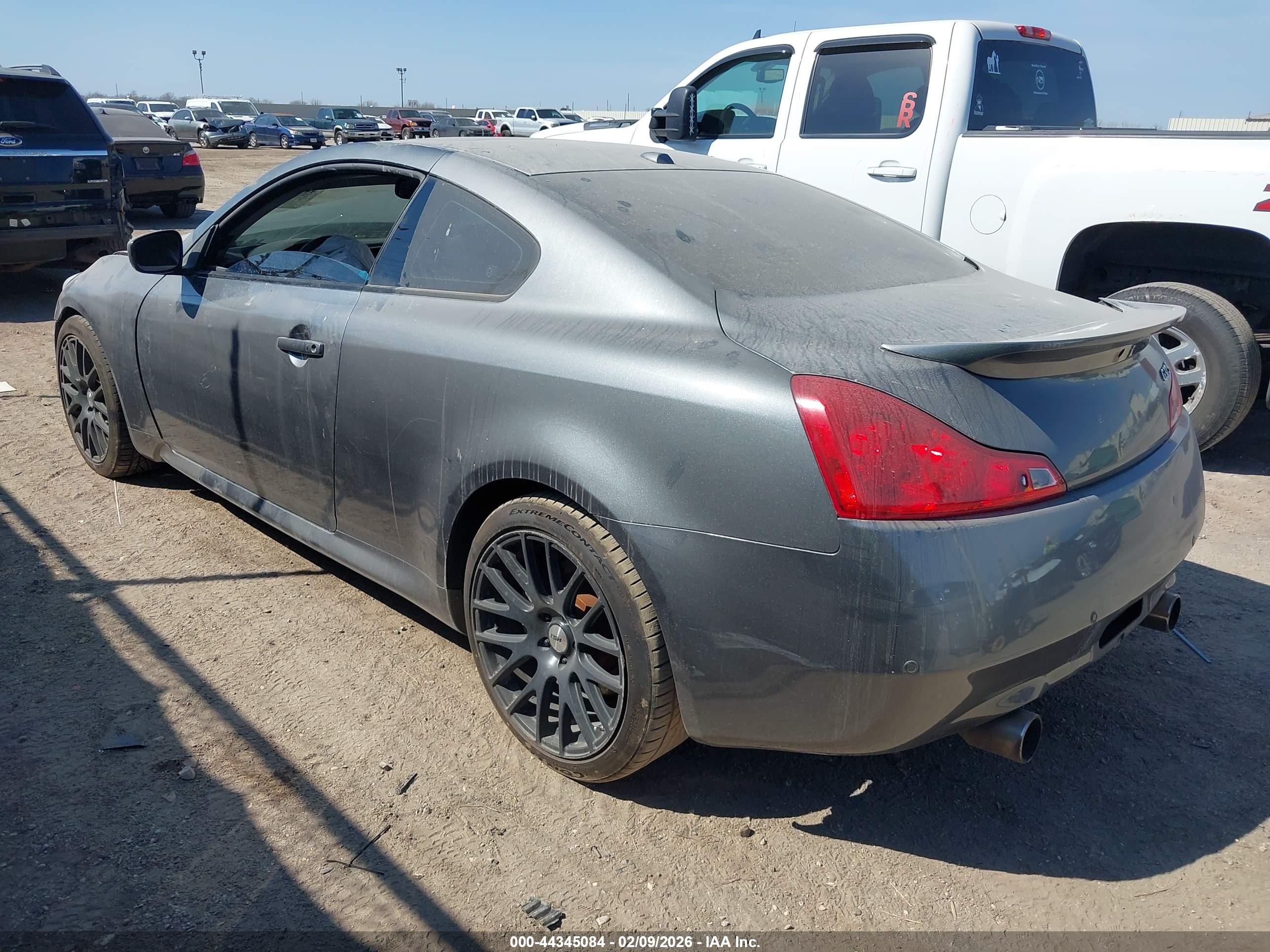INFINITI G37 image 3
