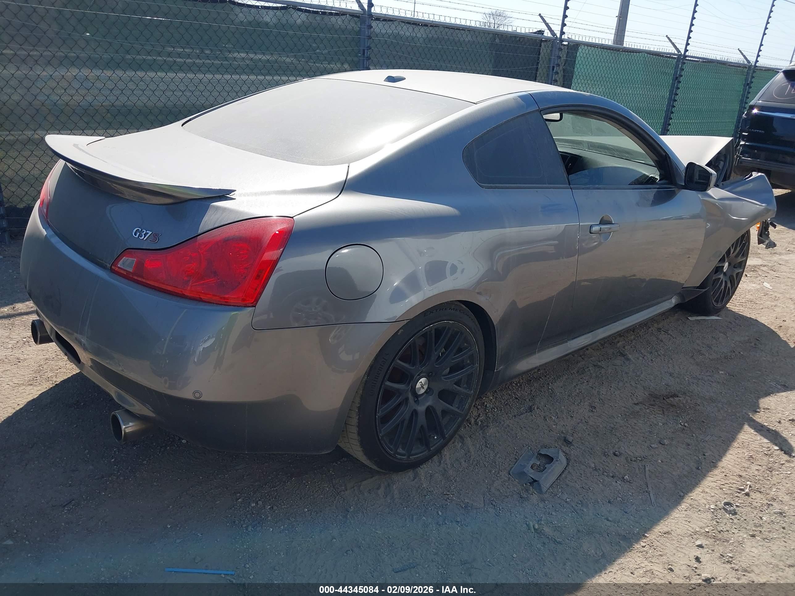 INFINITI G37 image 4