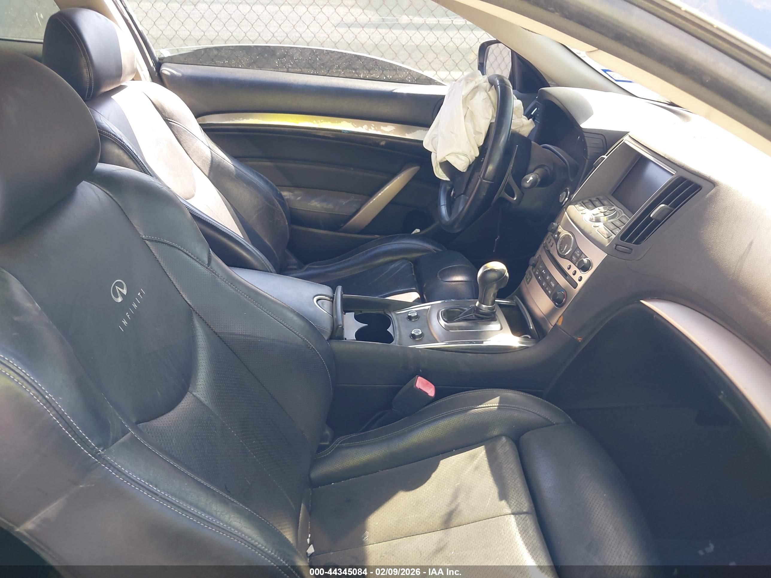 INFINITI G37 image 5