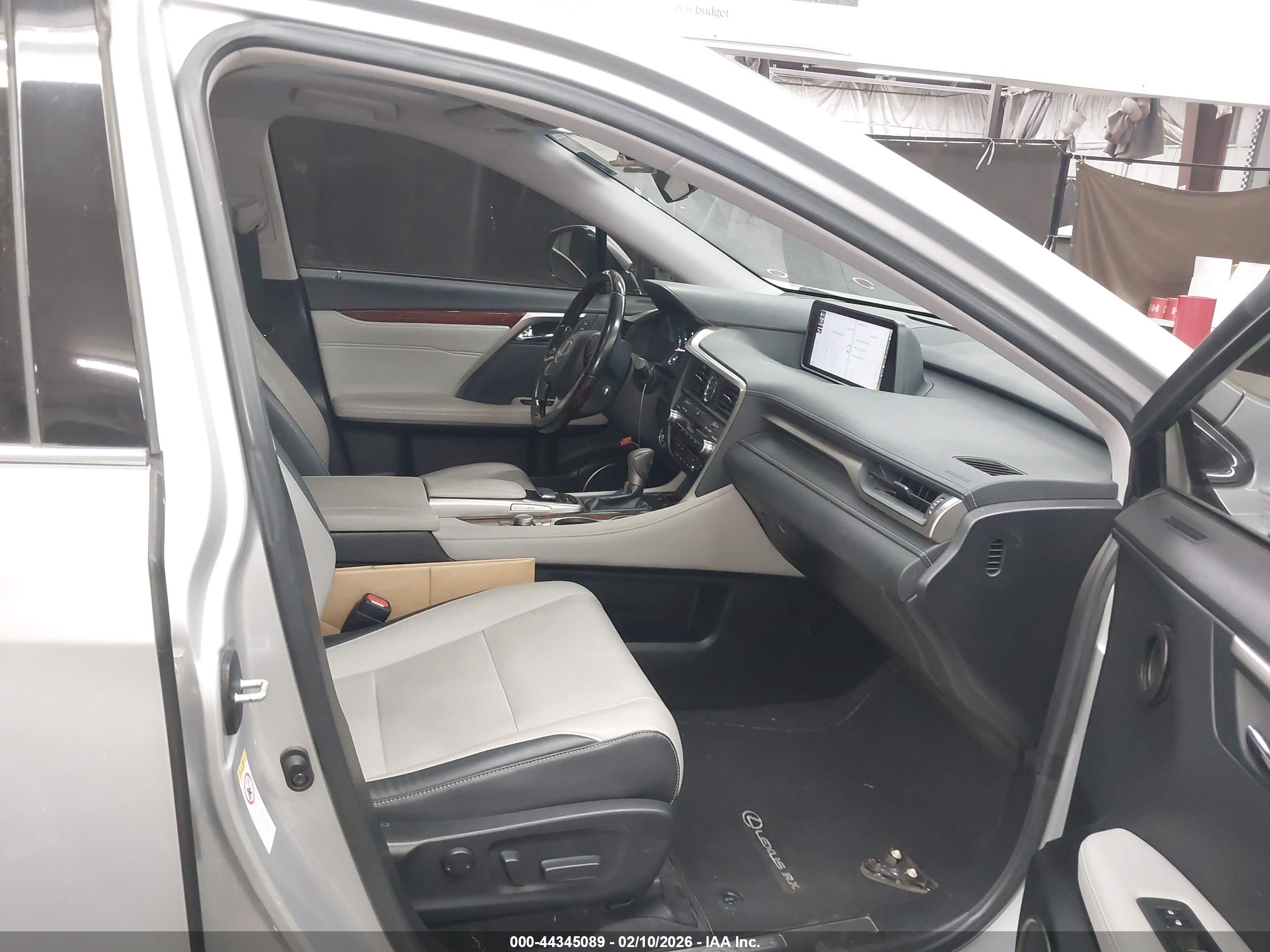 LEXUS RX image 5