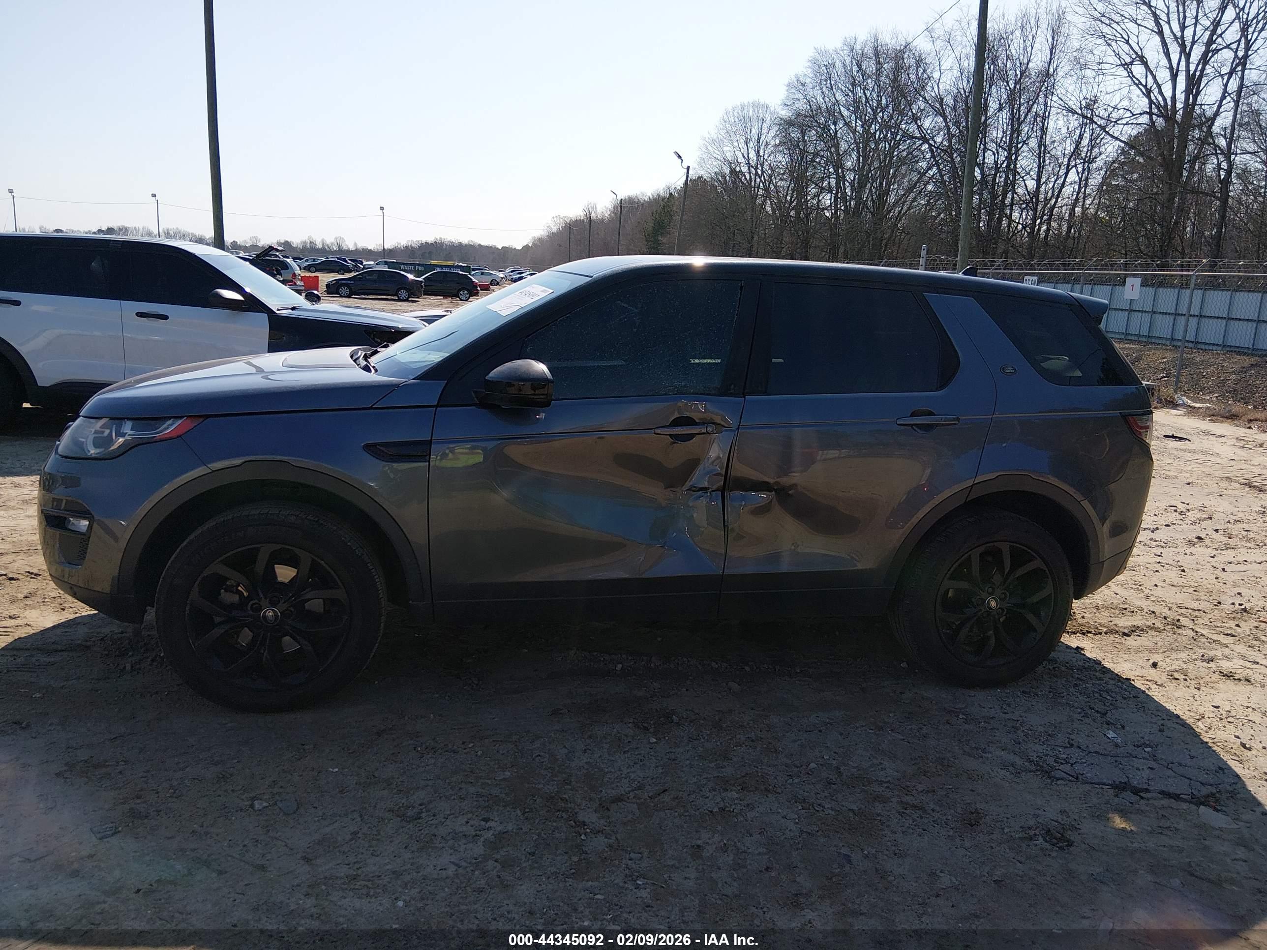 LAND ROVER image 6