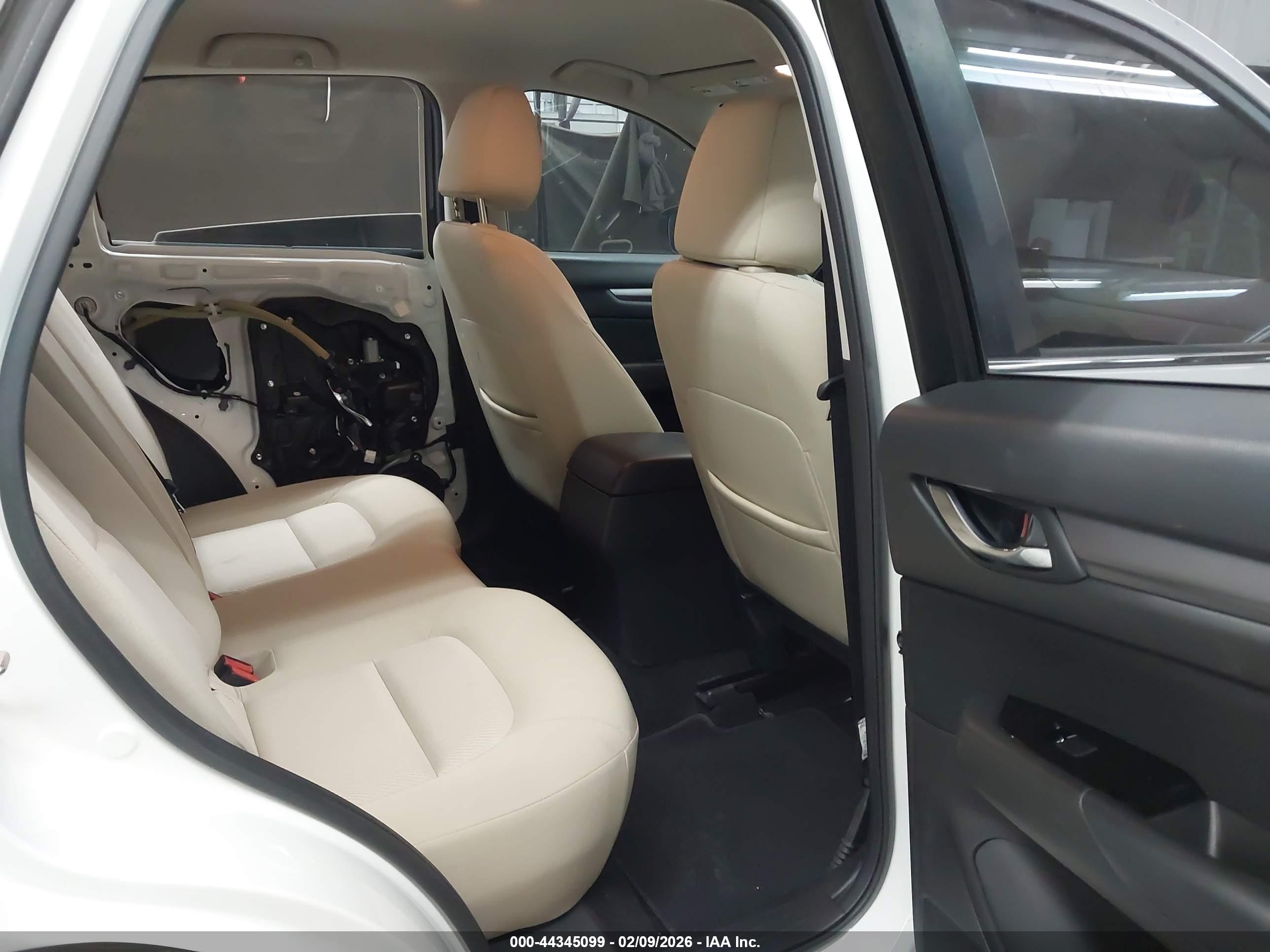 MAZDA CX-5 image 8