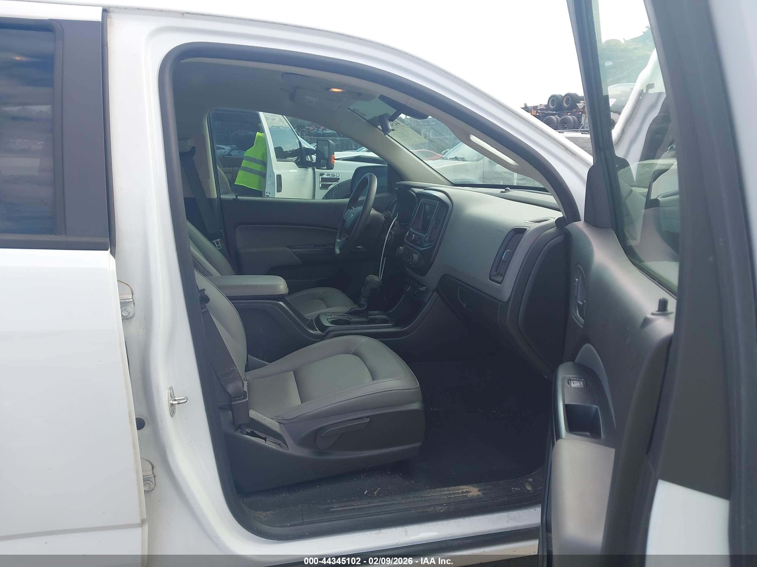 CHEVROLET COLORADO image 5