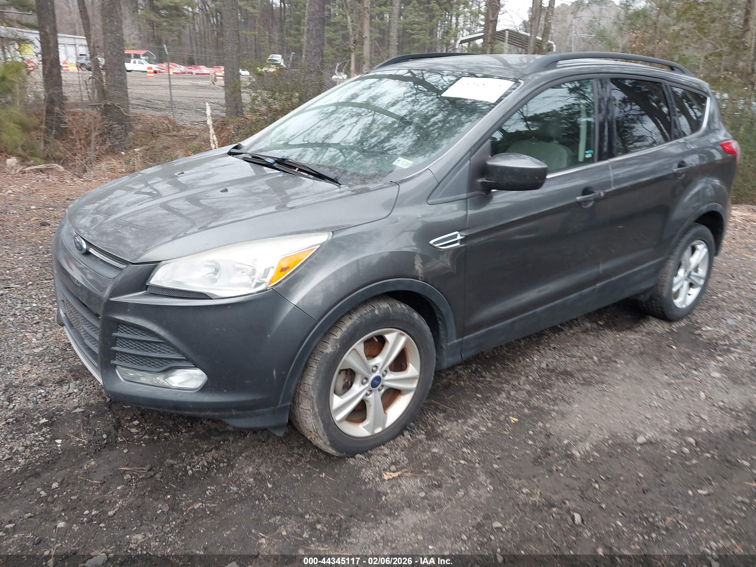 FORD ESCAPE image 2