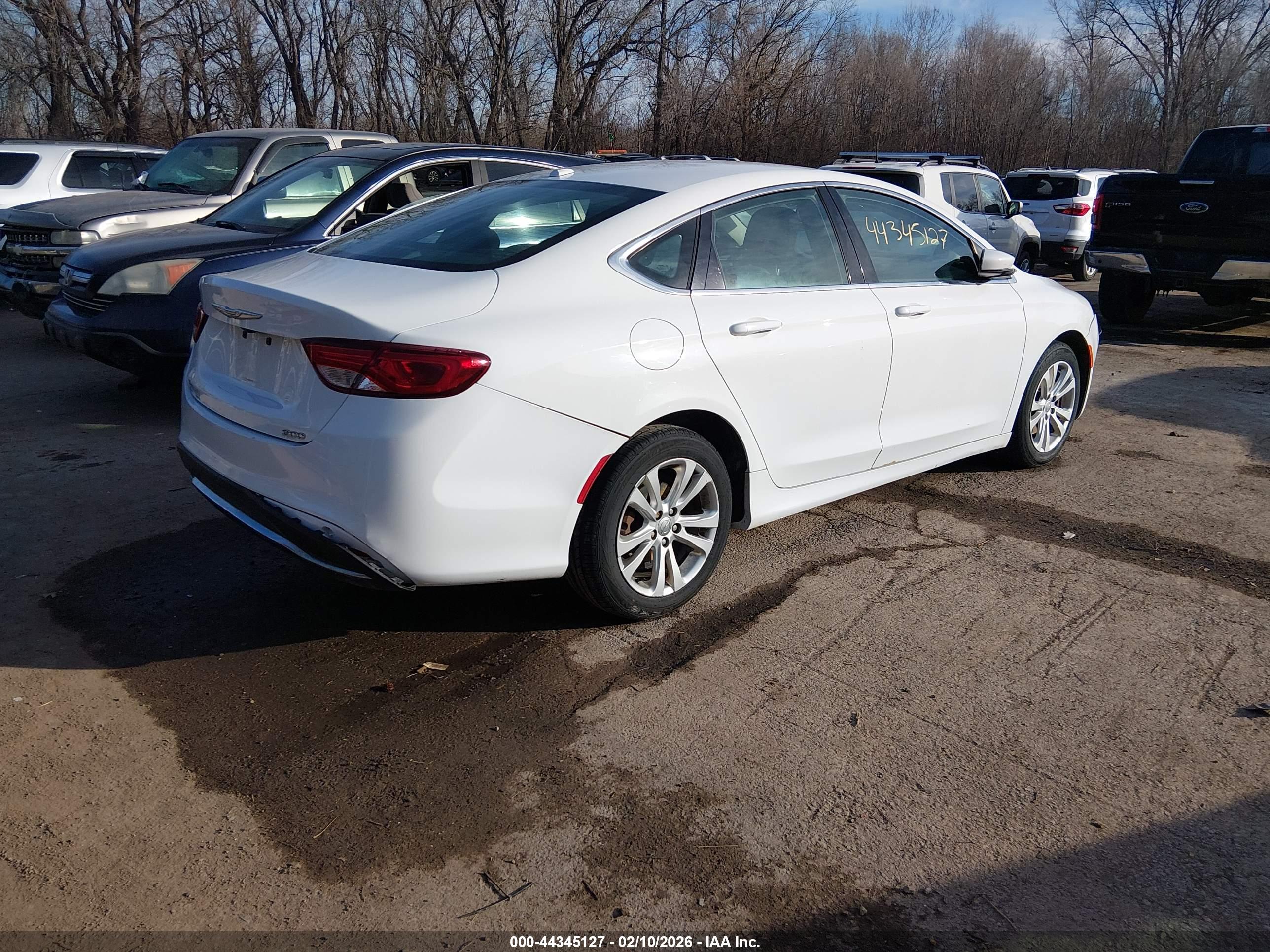 CHRYSLER 200 image 4