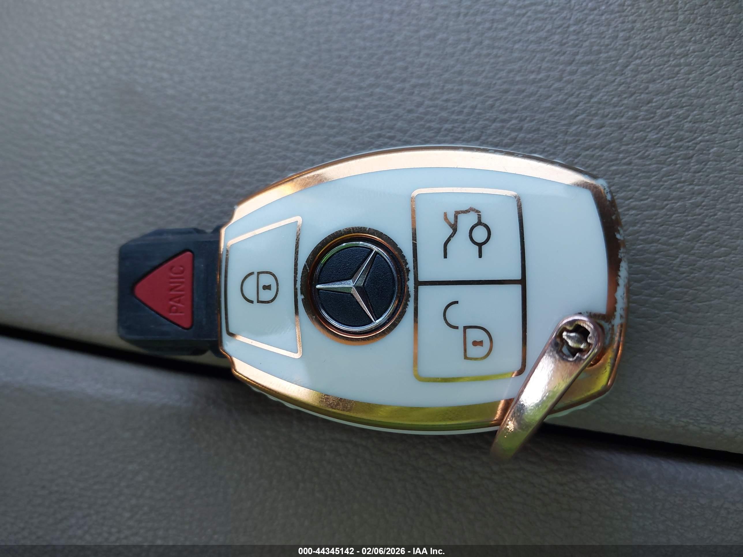 MERCEDES-BENZ GLK image 11