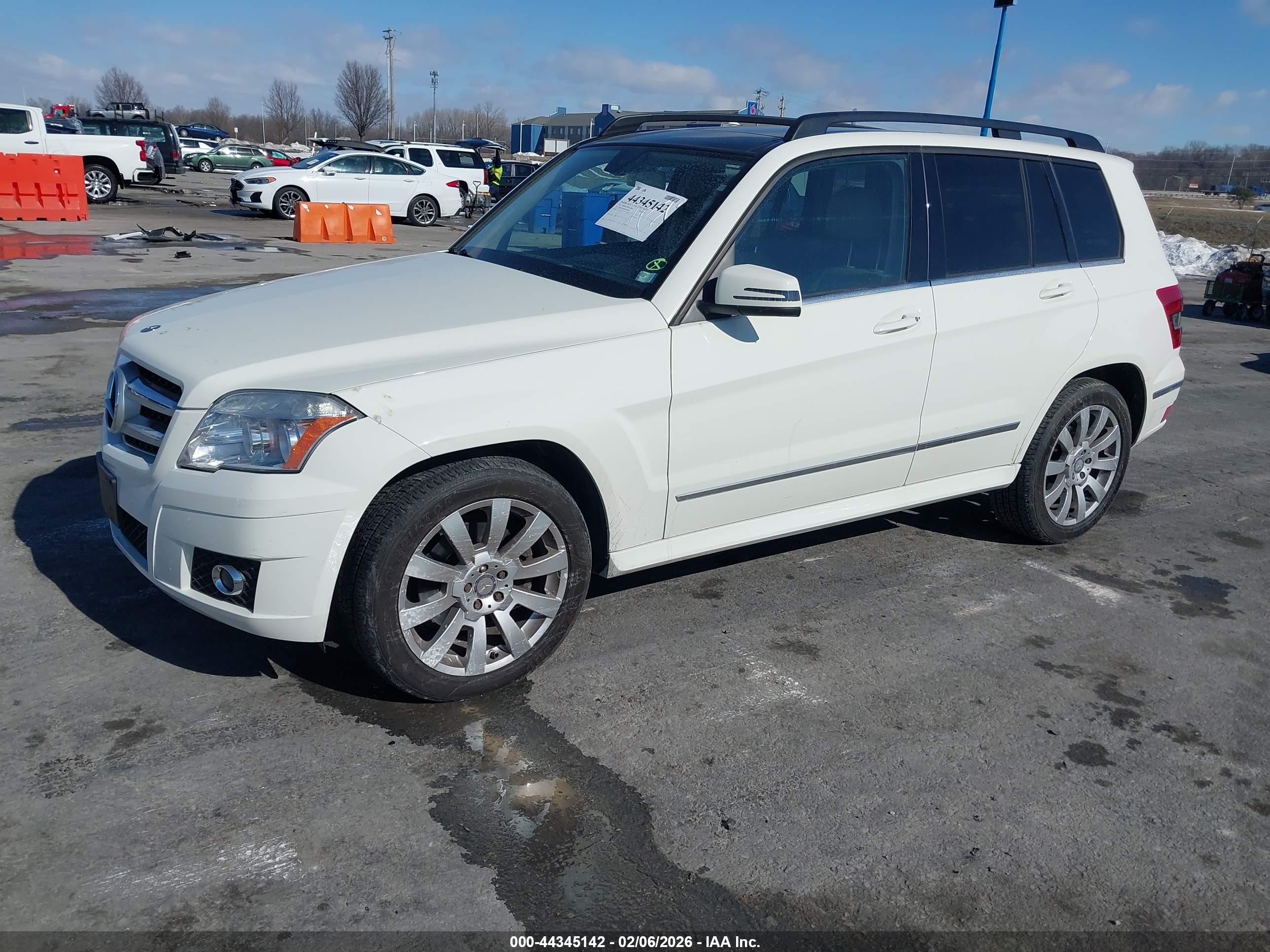 MERCEDES-BENZ GLK image 2