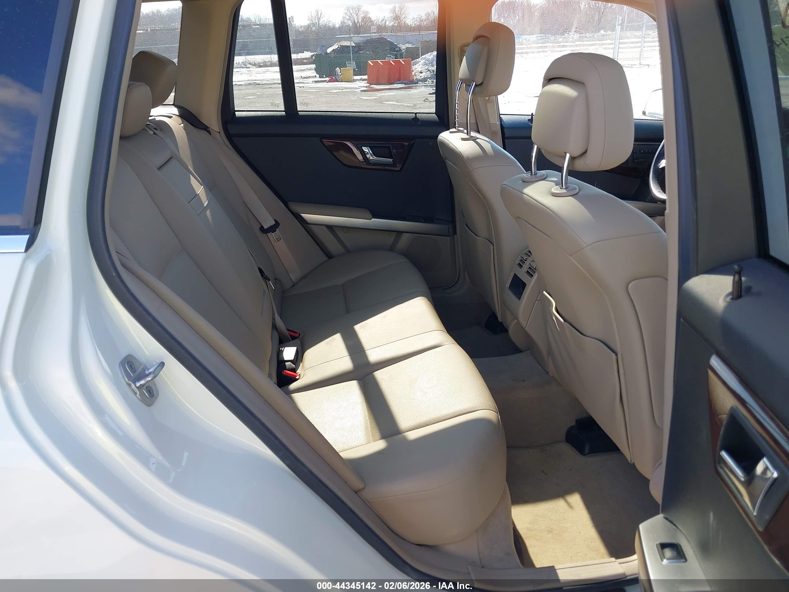 MERCEDES-BENZ GLK image 8