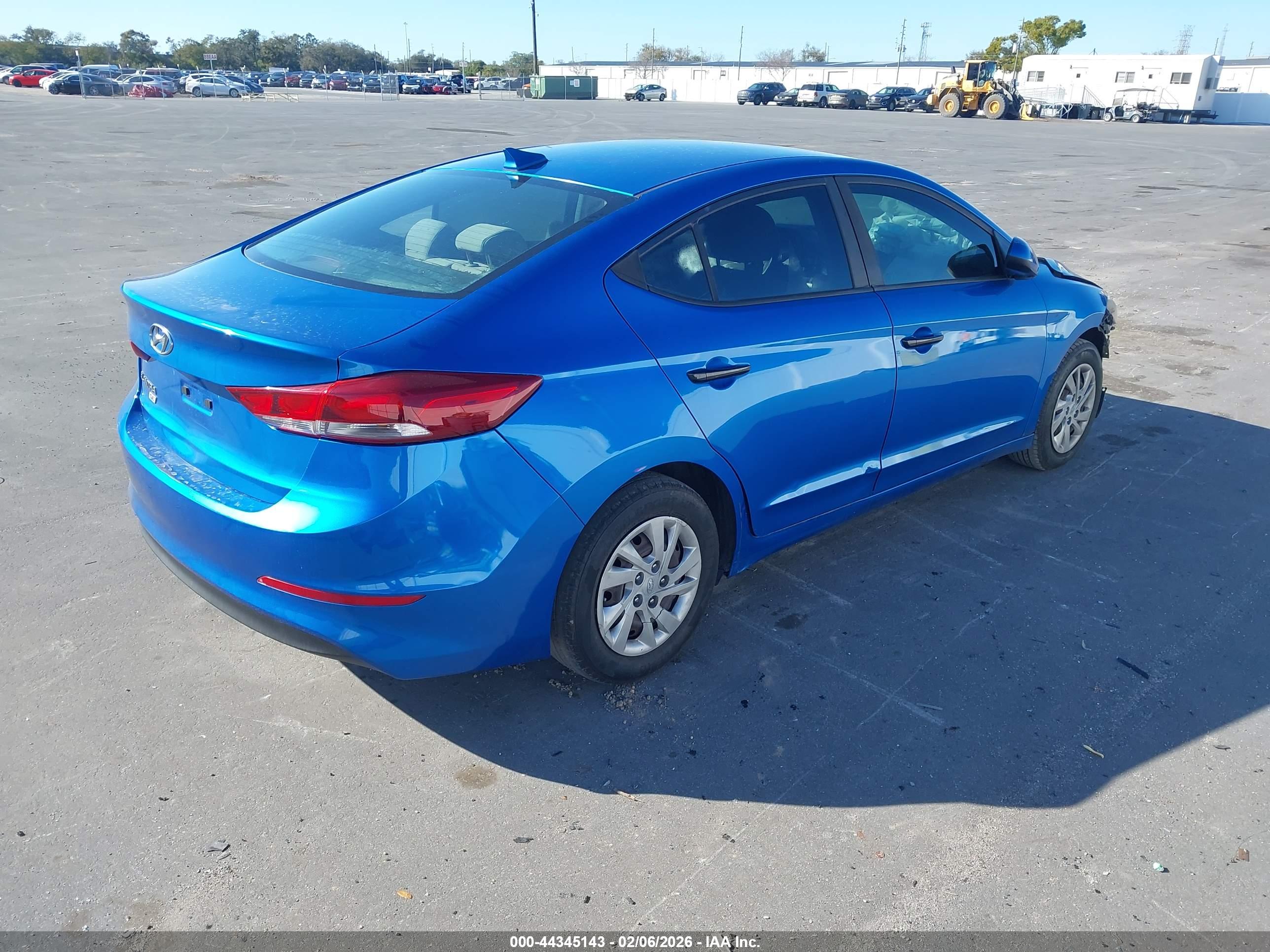 HYUNDAI ELANTRA image 4