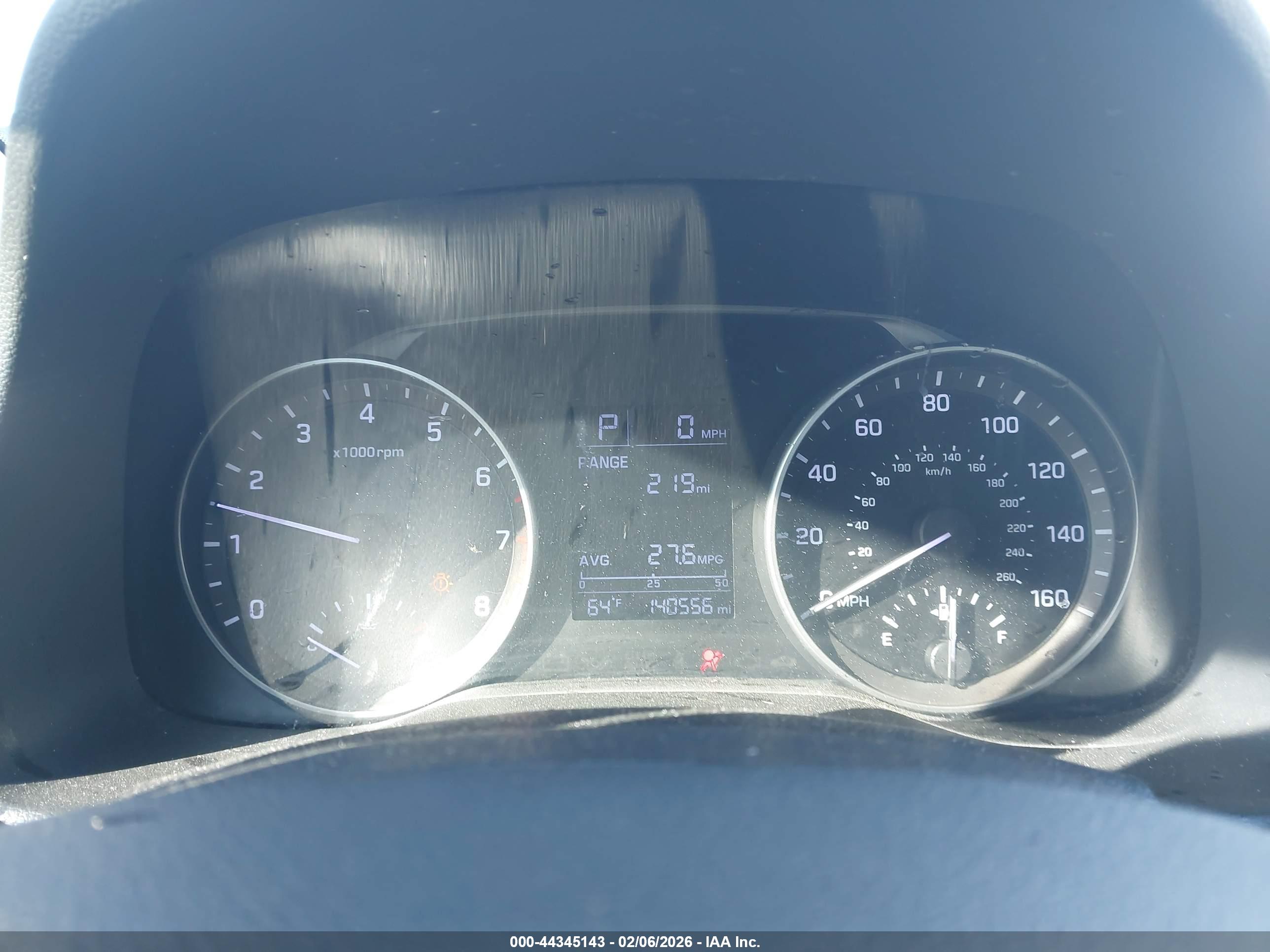 HYUNDAI ELANTRA image 7