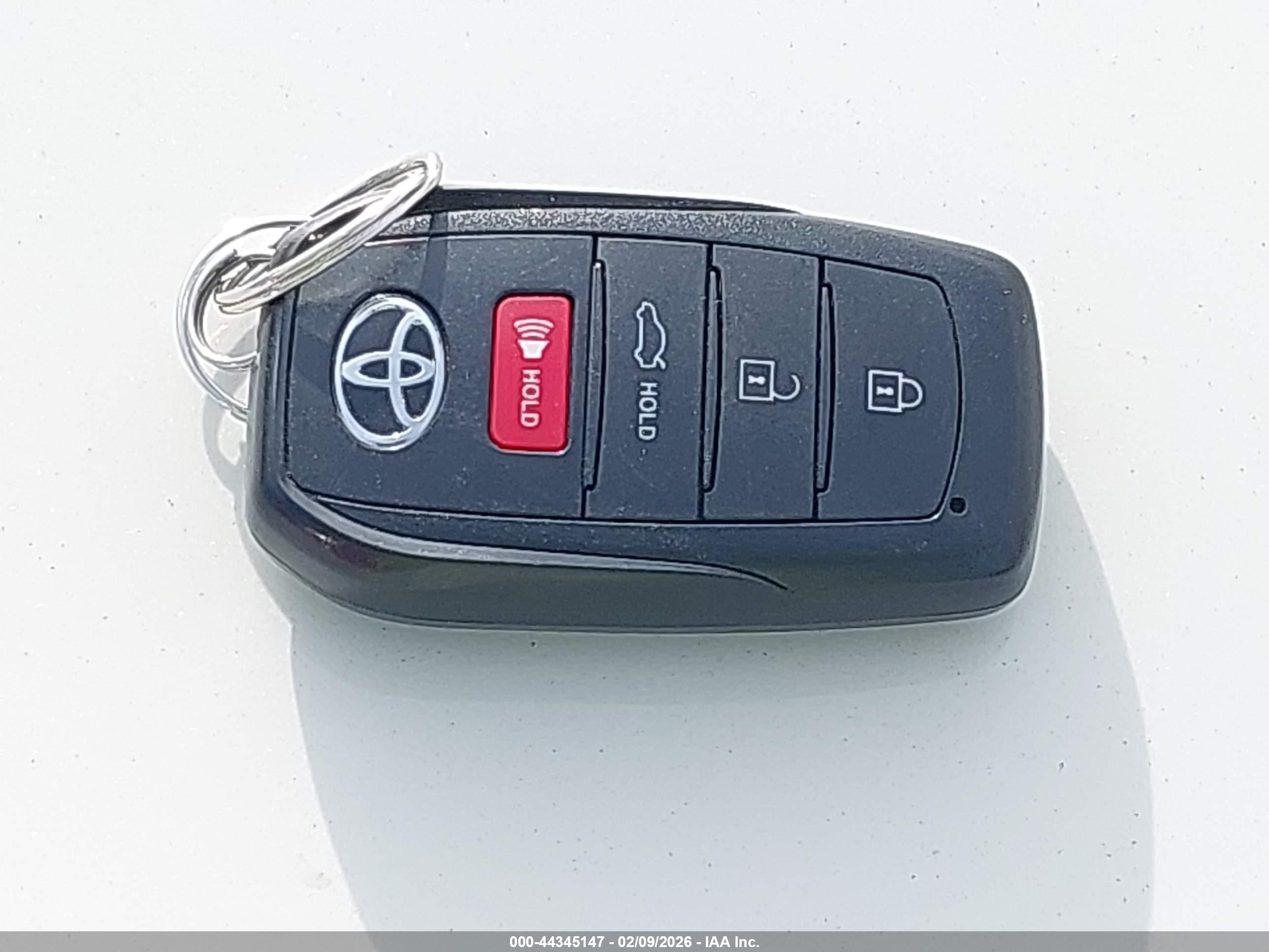 TOYOTA CAMRY image 11