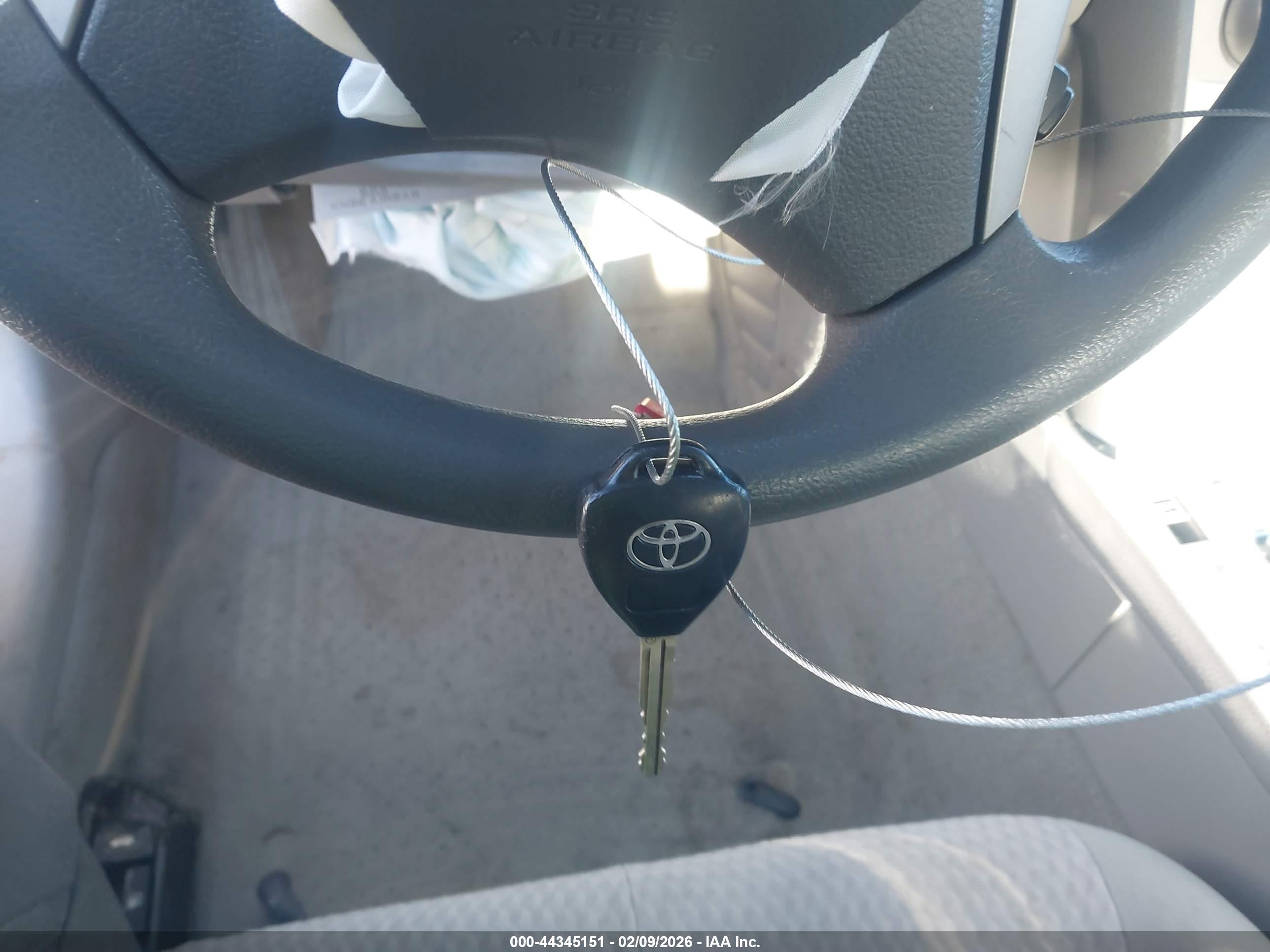 TOYOTA CAMRY image 11