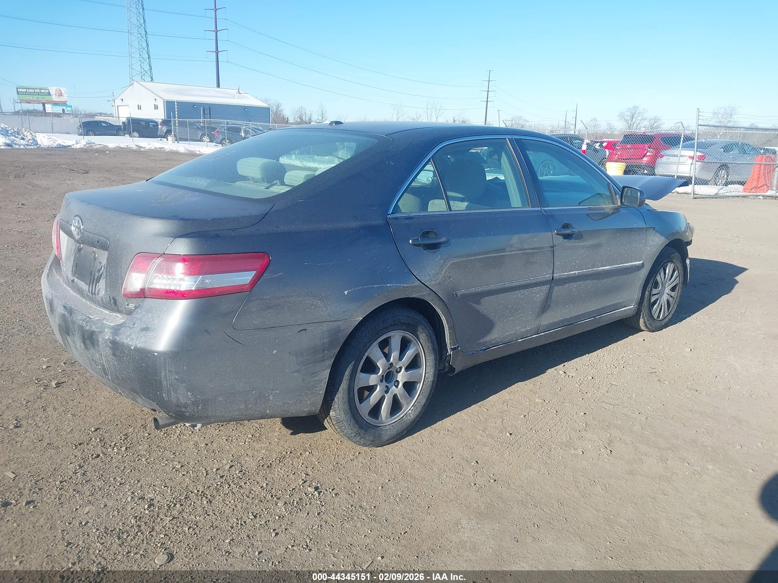TOYOTA CAMRY image 4