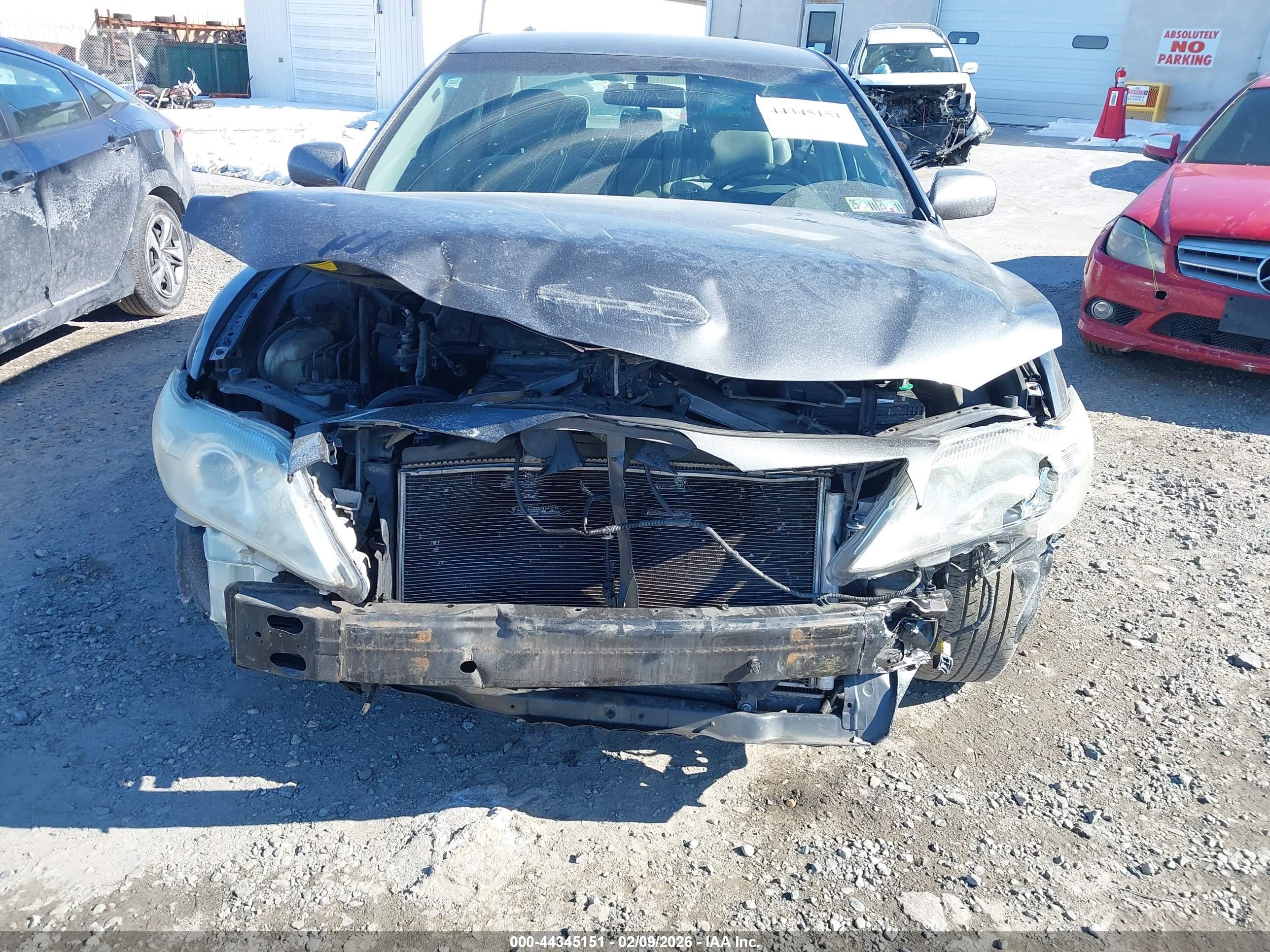 TOYOTA CAMRY image 6