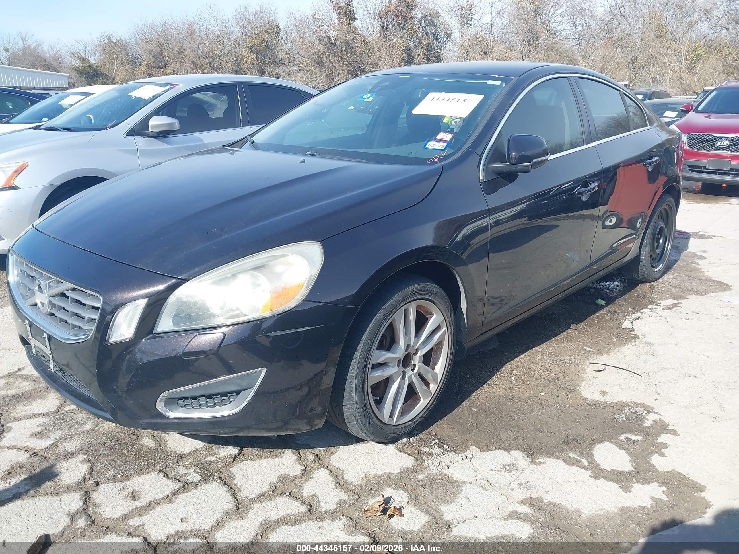 VOLVO S60 image 2