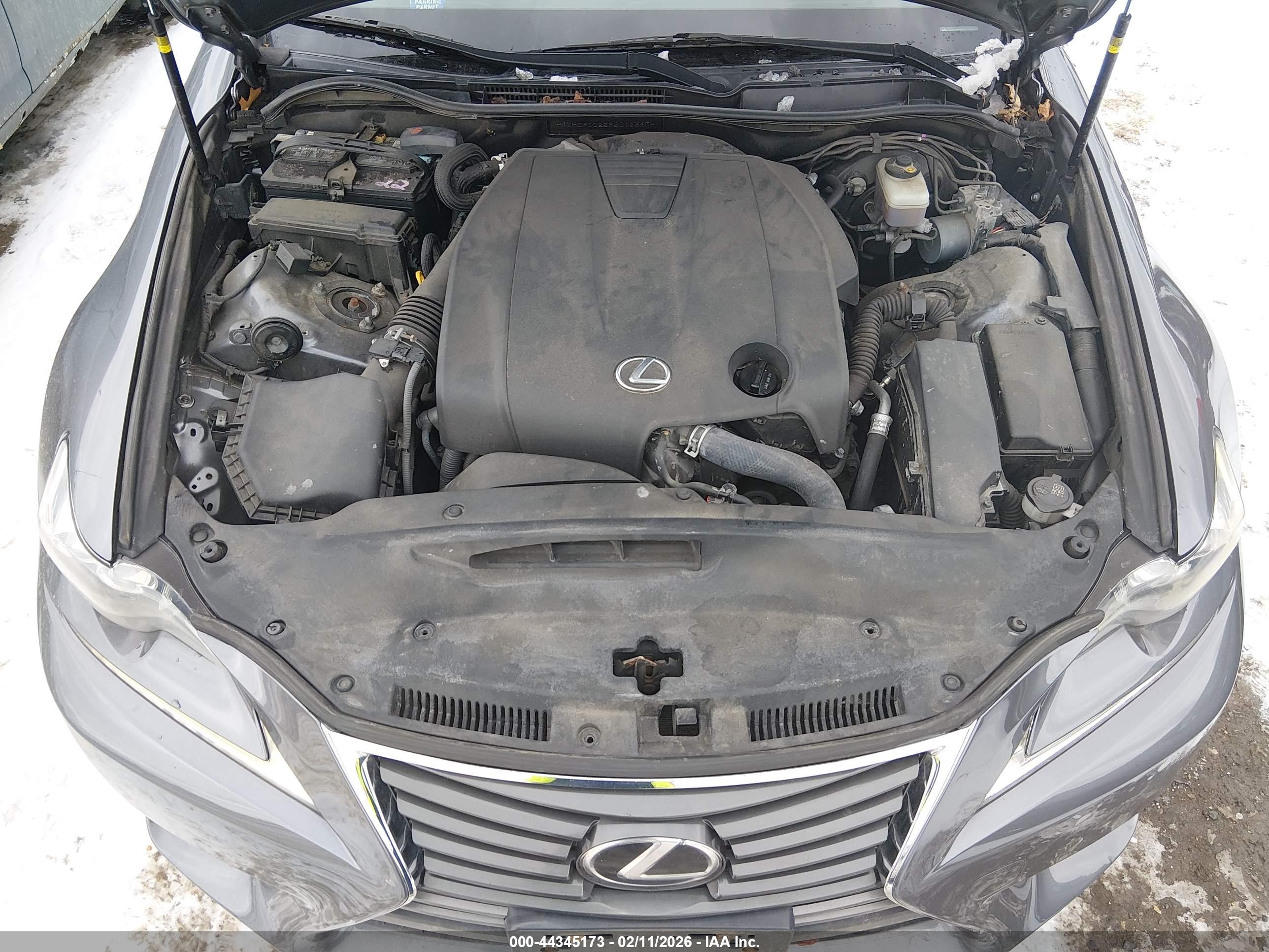 LEXUS IS image 10