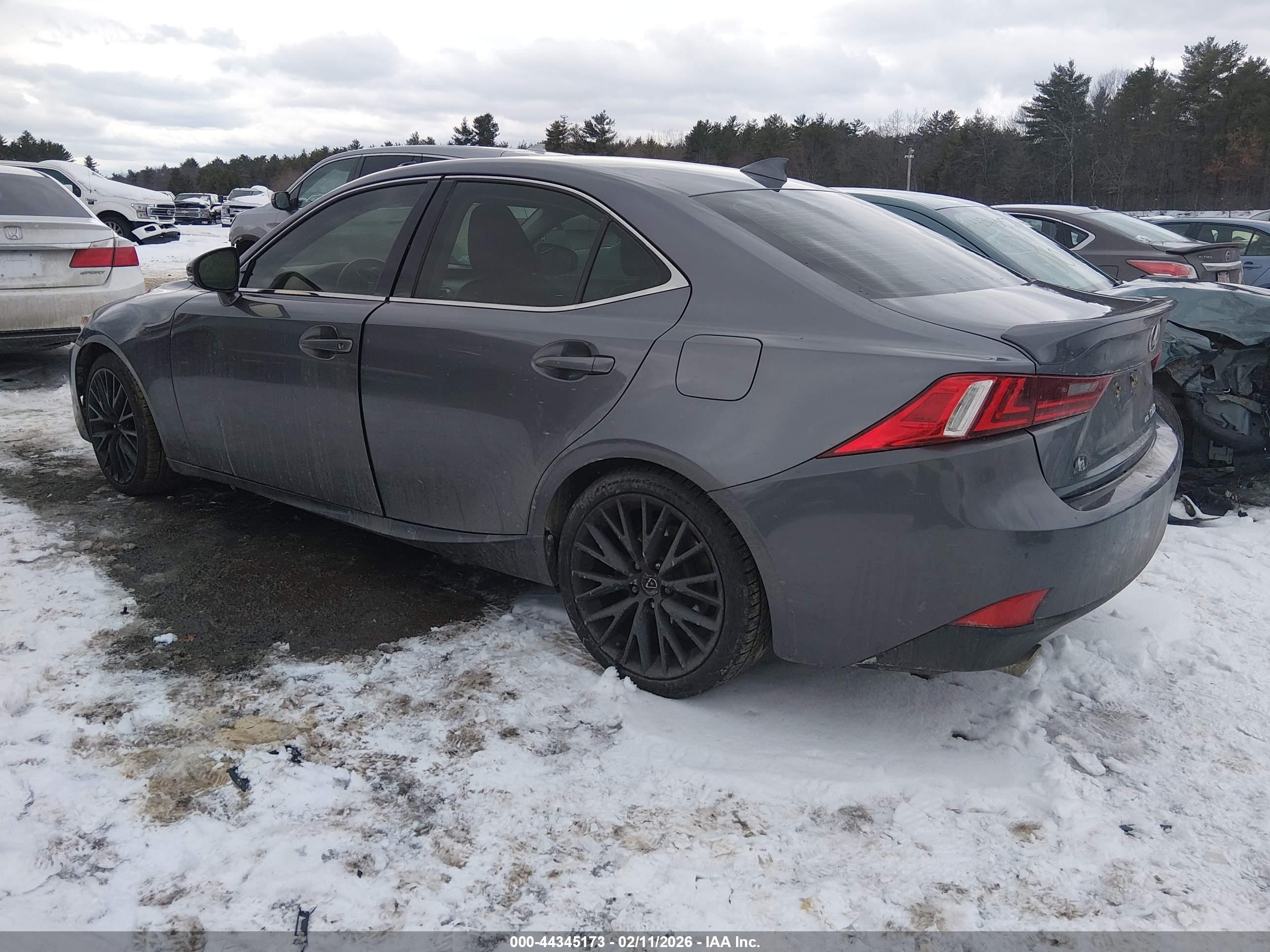 LEXUS IS image 3
