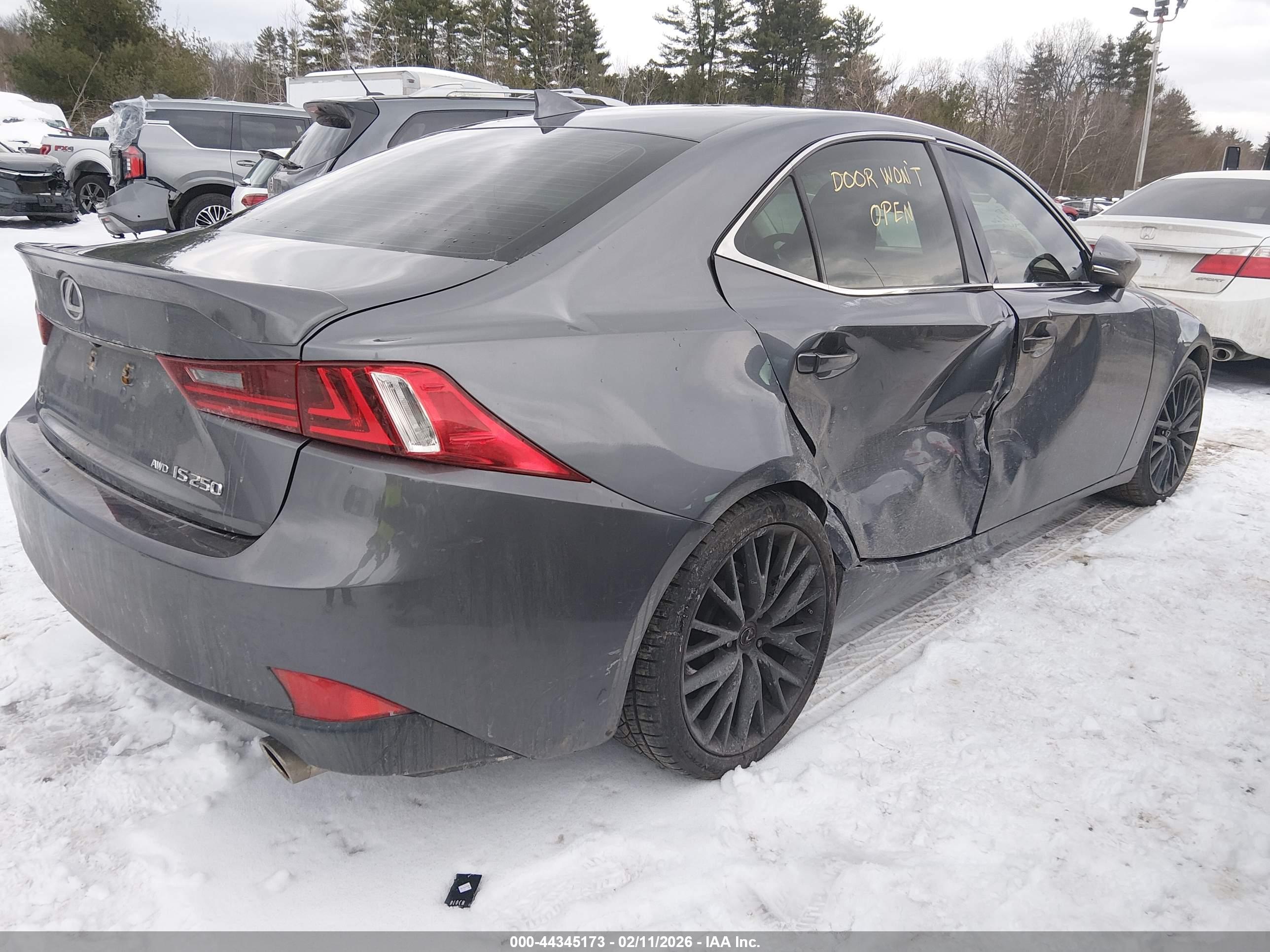 LEXUS IS image 4