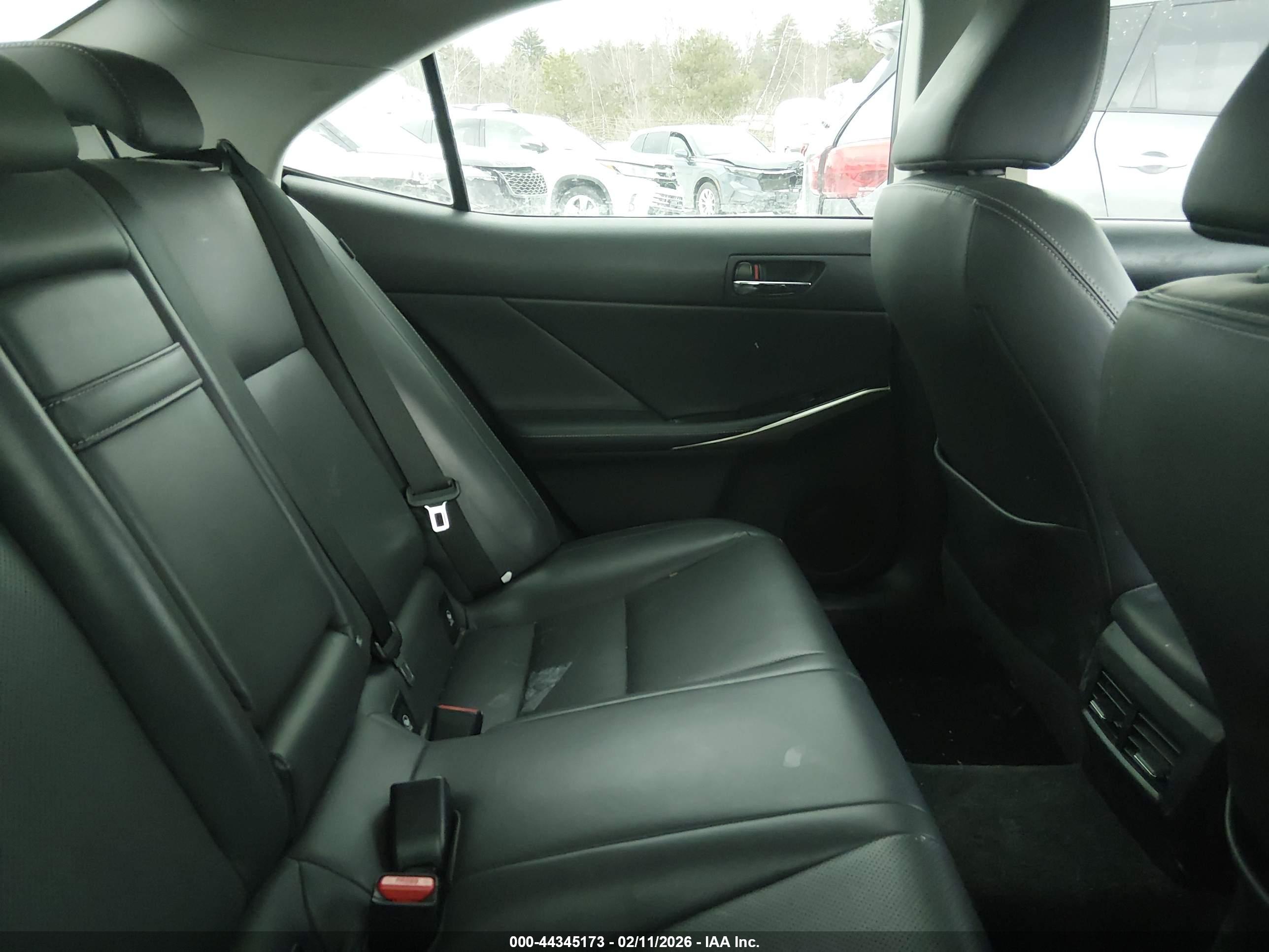 LEXUS IS image 8