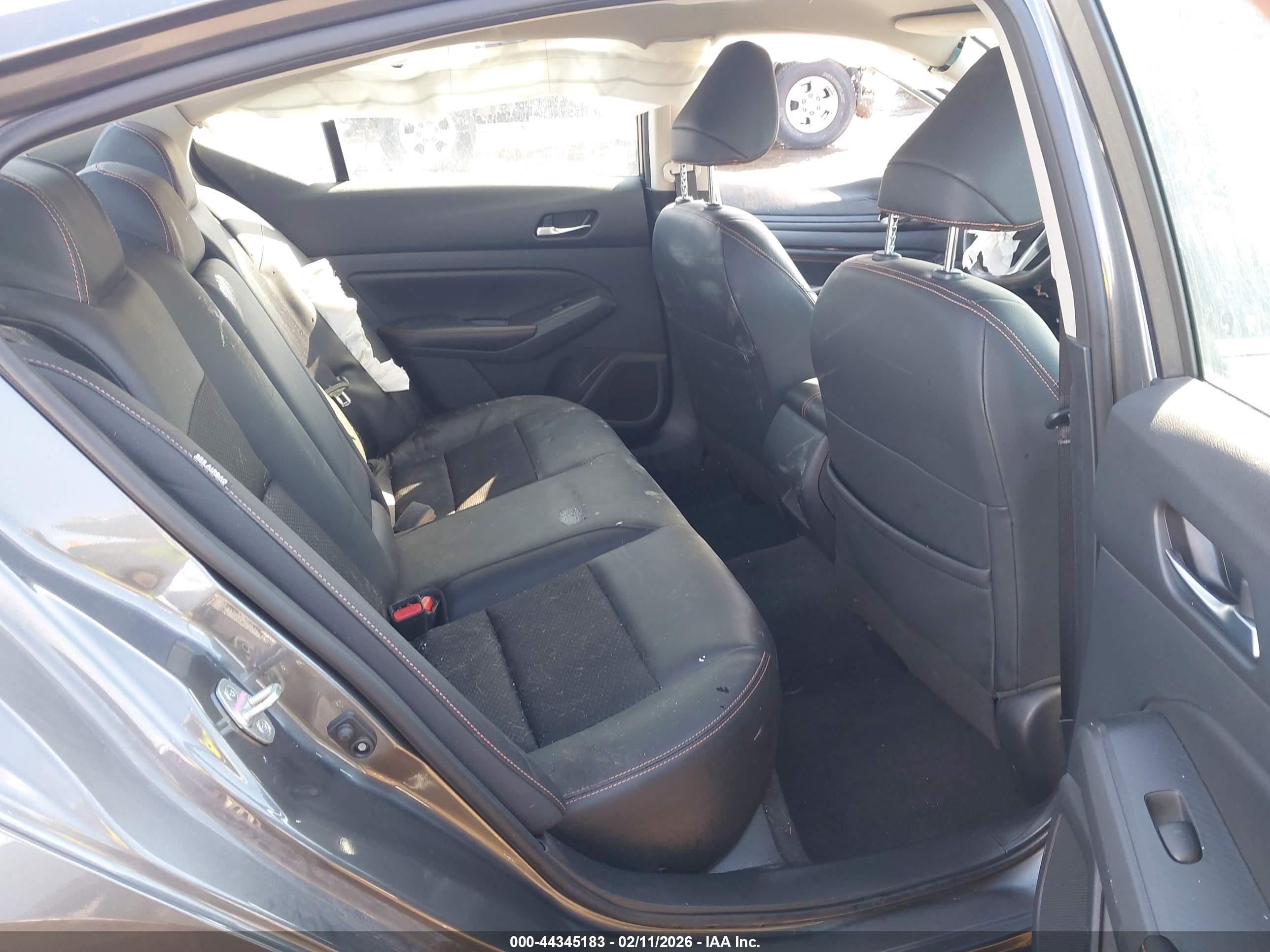 NISSAN ALTIMA image 8