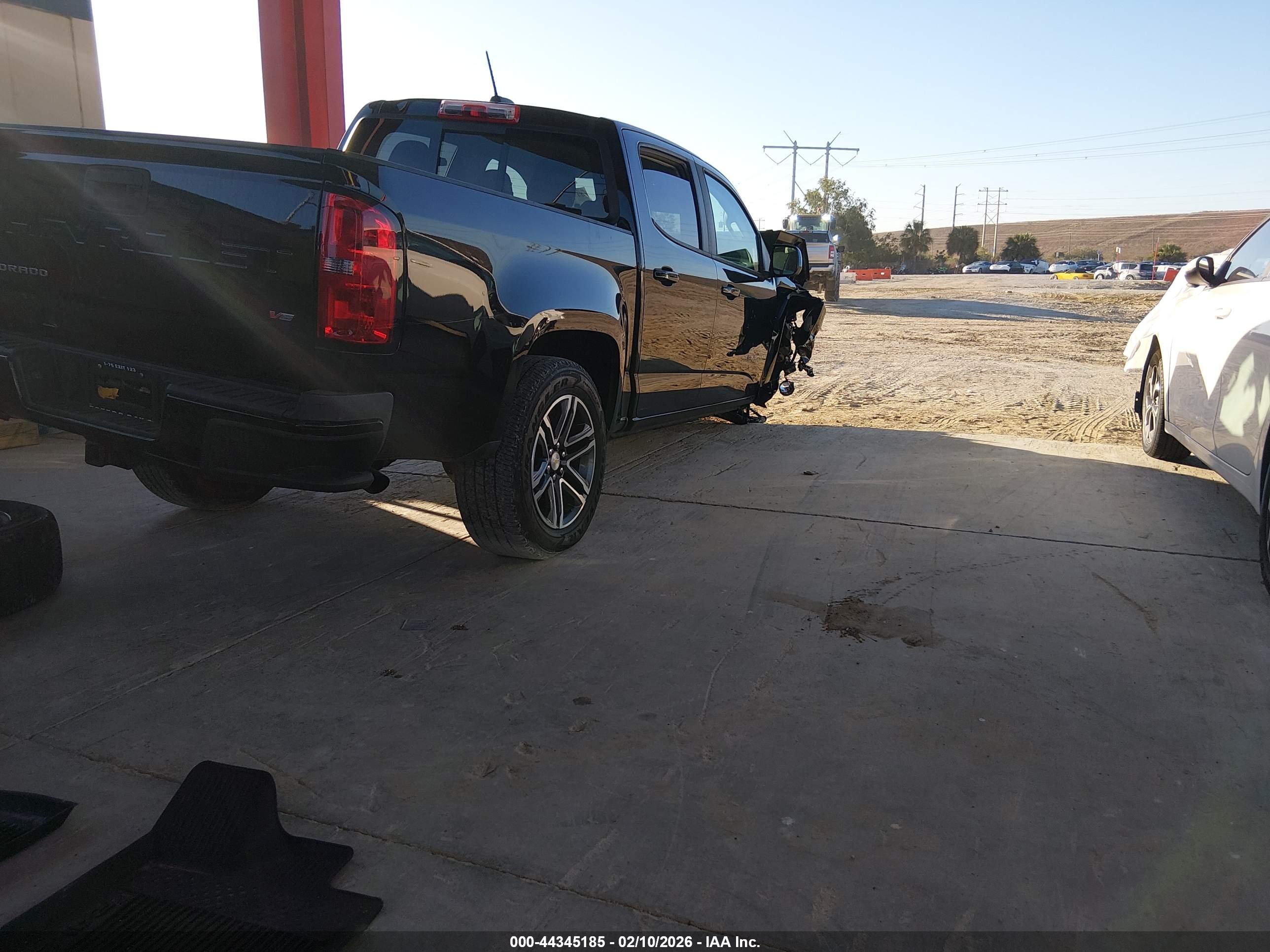 CHEVROLET COLORADO image 4
