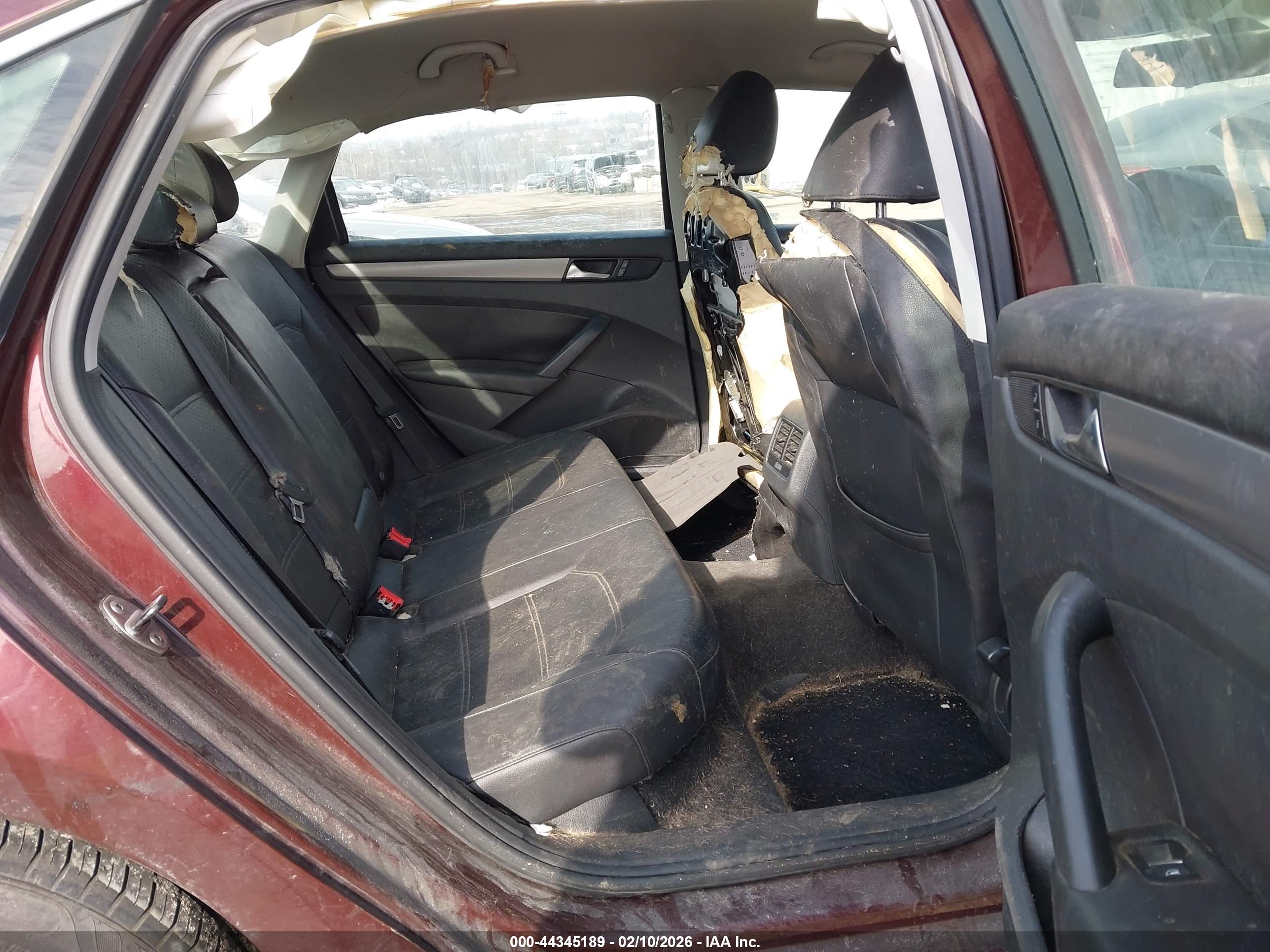 VOLKSWAGEN PASSAT image 8