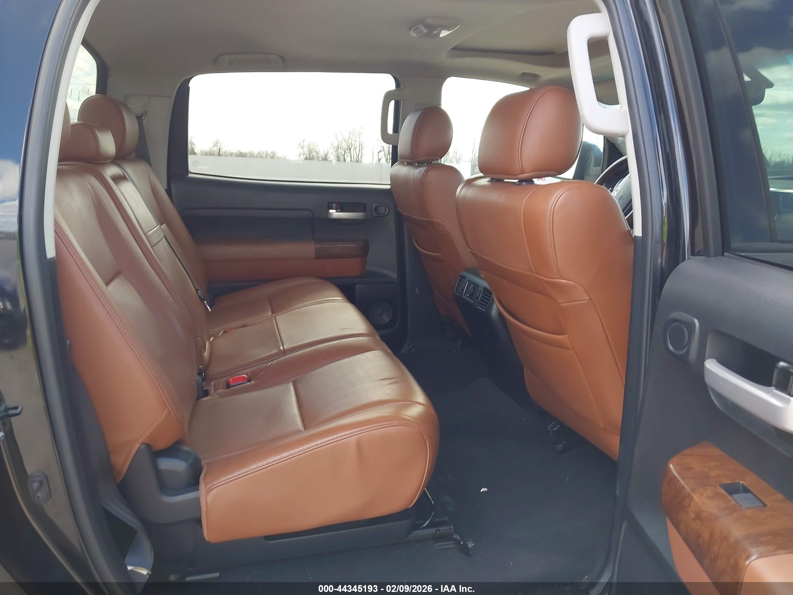 TOYOTA TUNDRA image 8