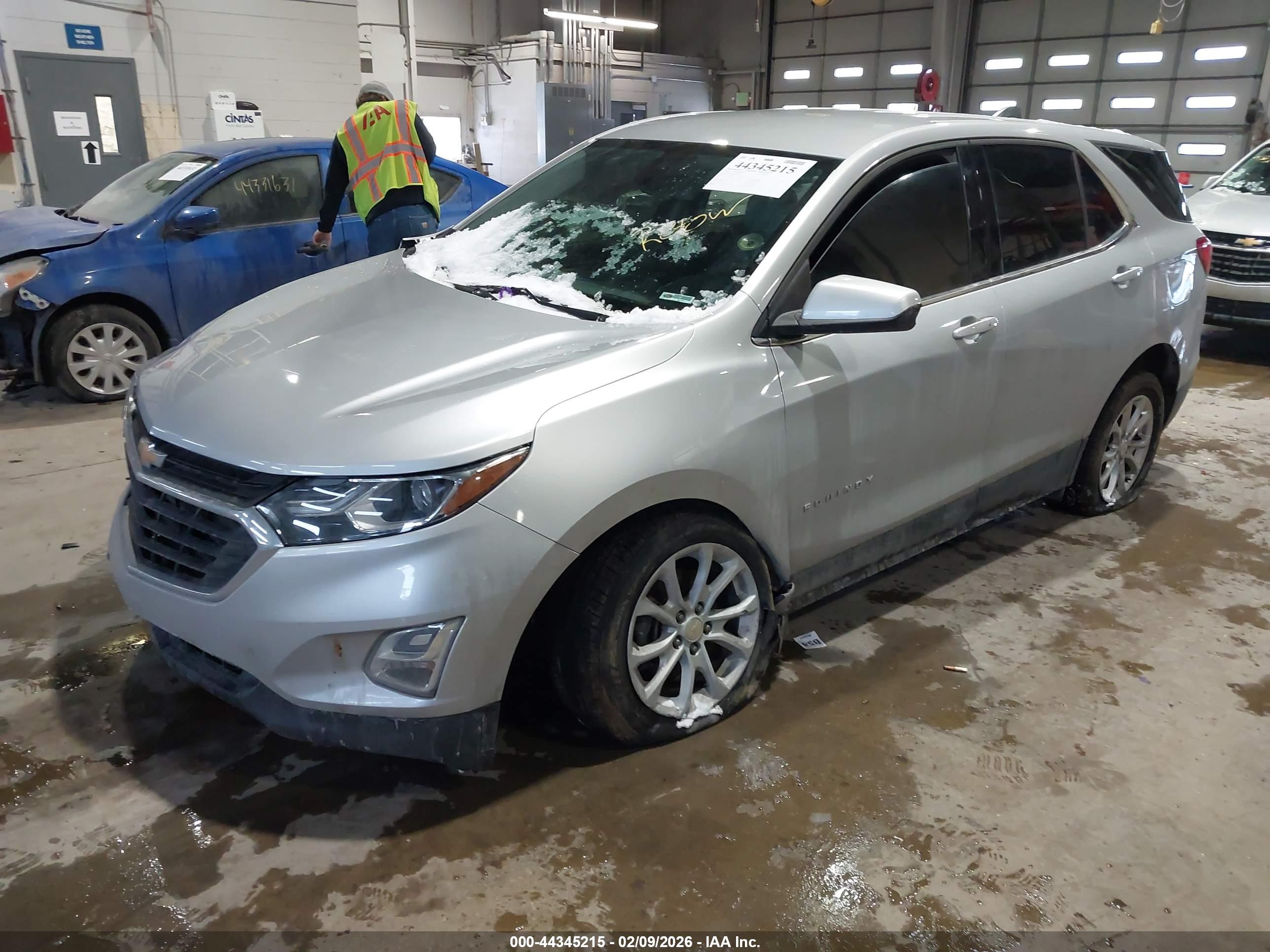 CHEVROLET EQUINOX image 2