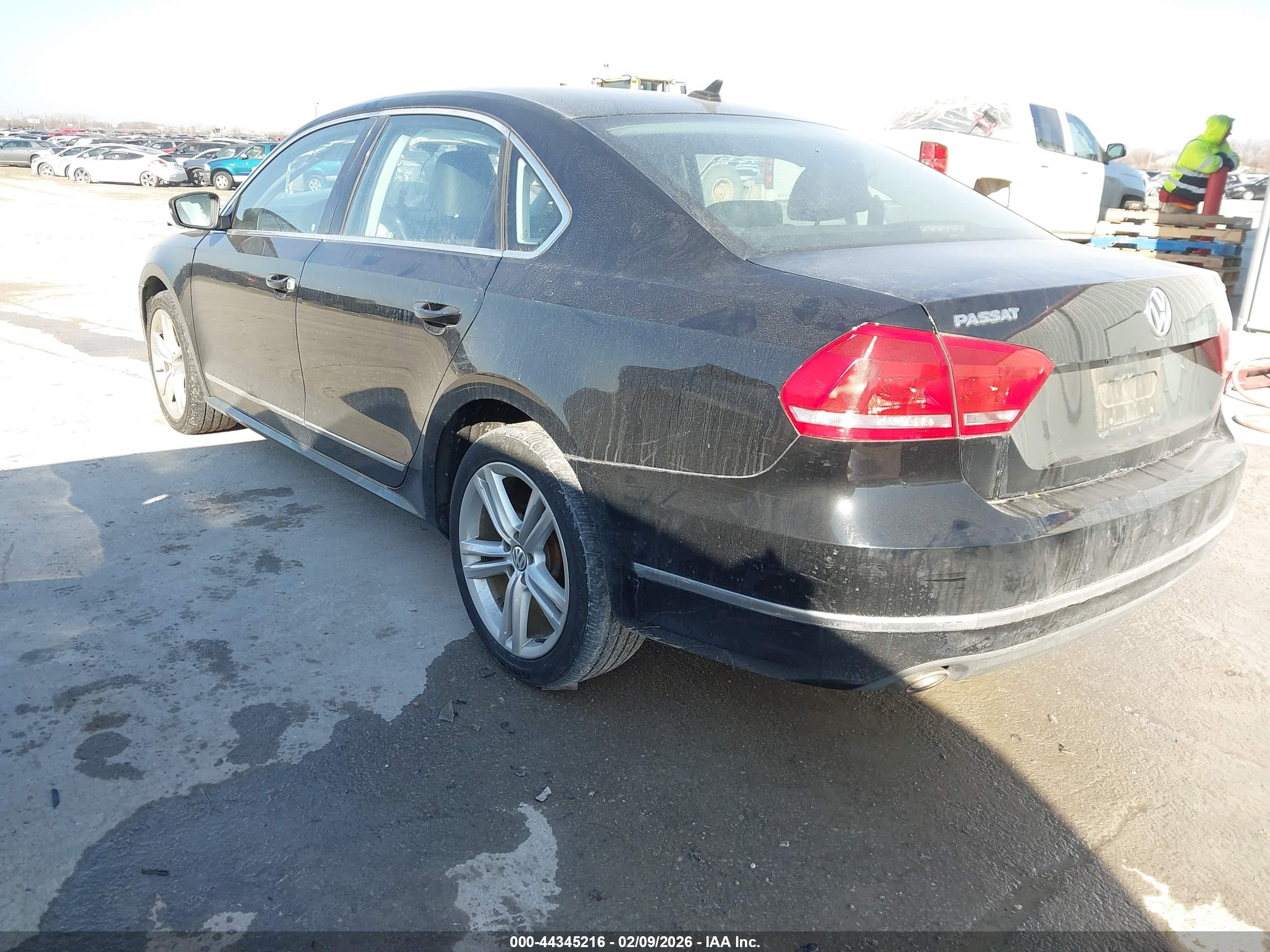 VOLKSWAGEN PASSAT image 3