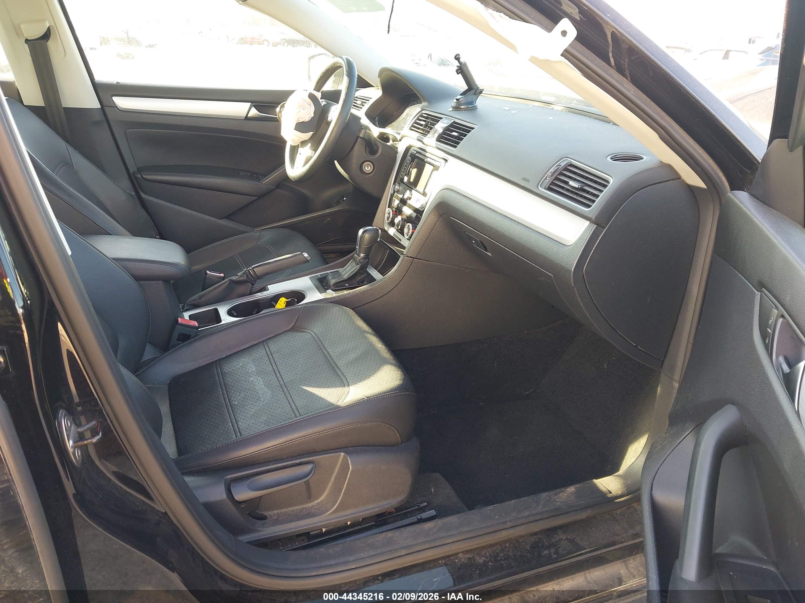 VOLKSWAGEN PASSAT image 5
