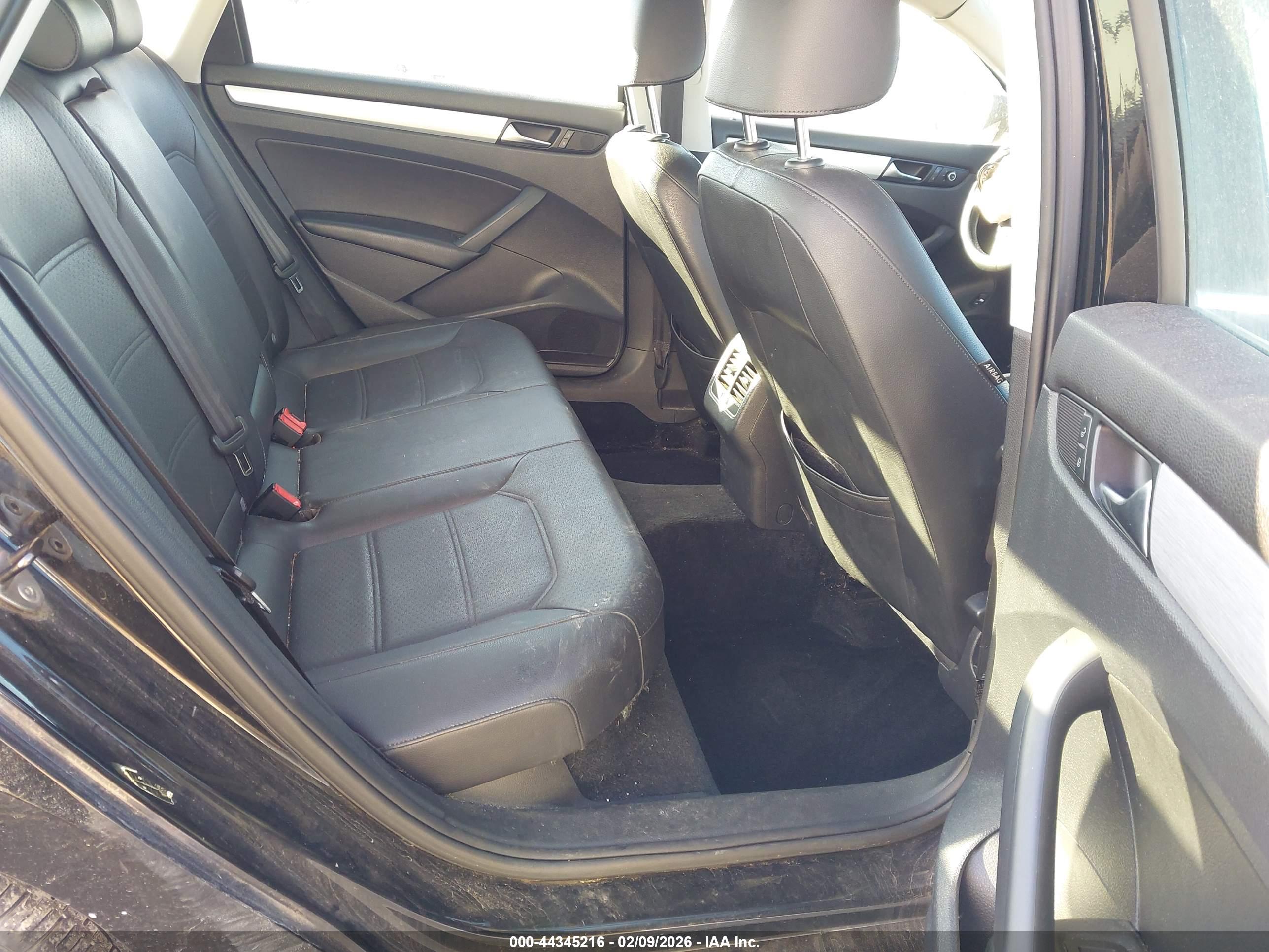 VOLKSWAGEN PASSAT image 8