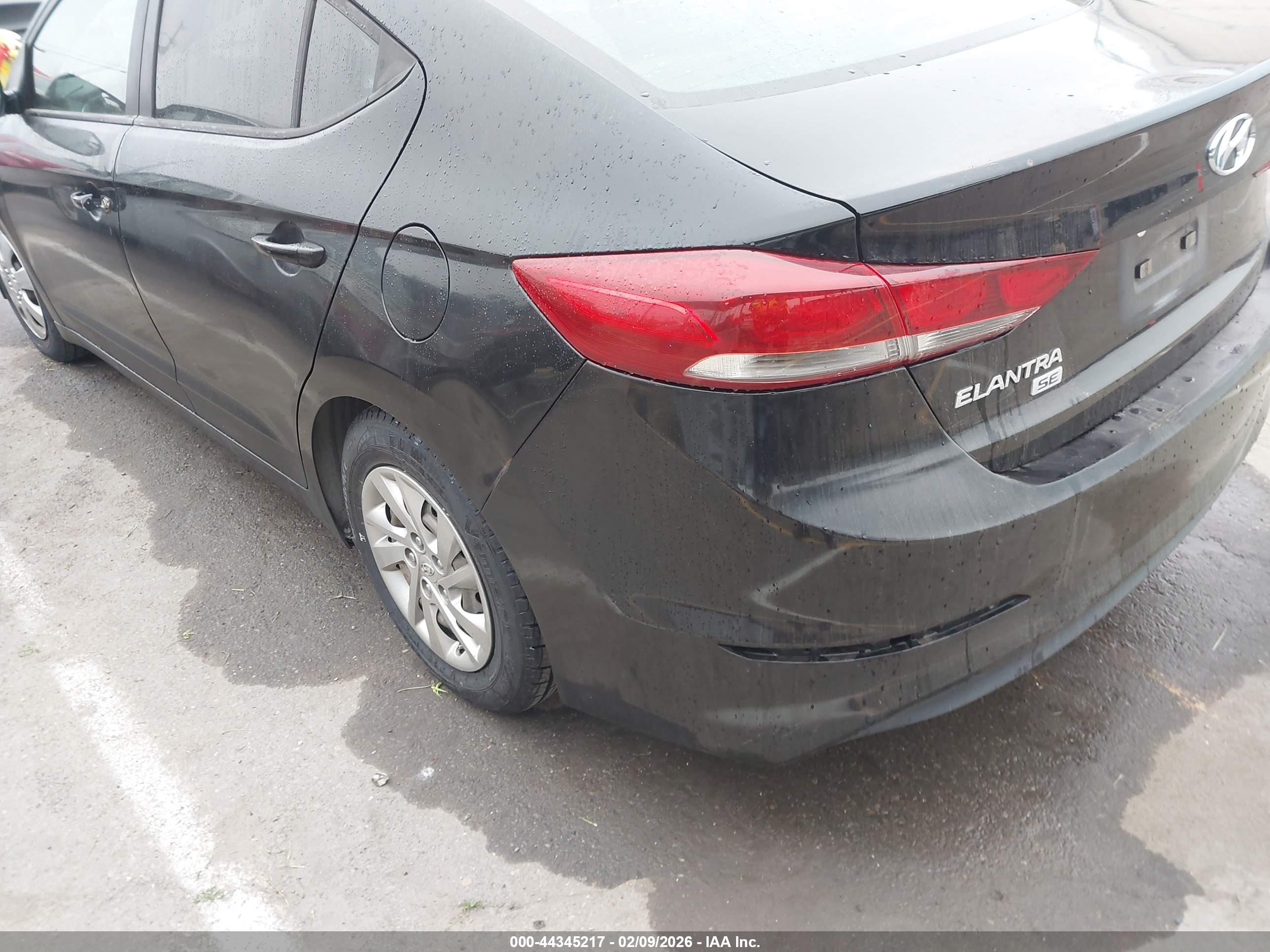 HYUNDAI ELANTRA image 6