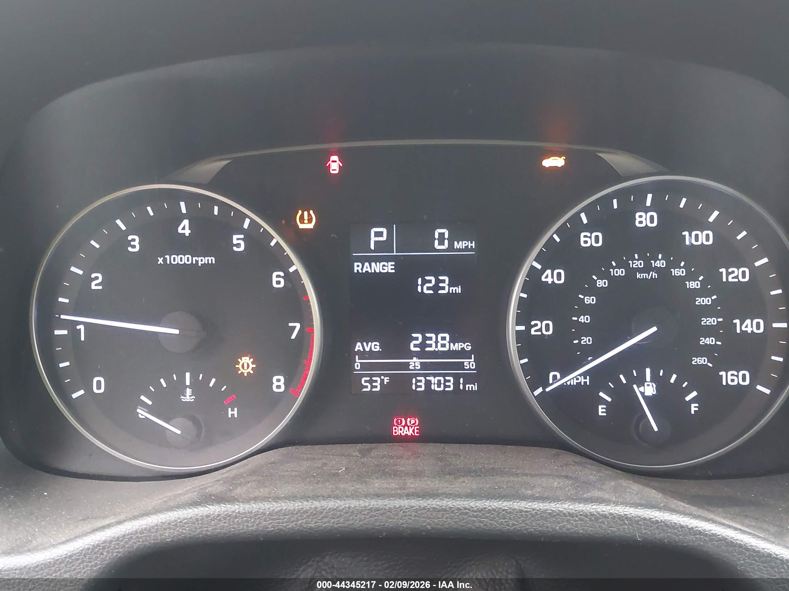 HYUNDAI ELANTRA image 7