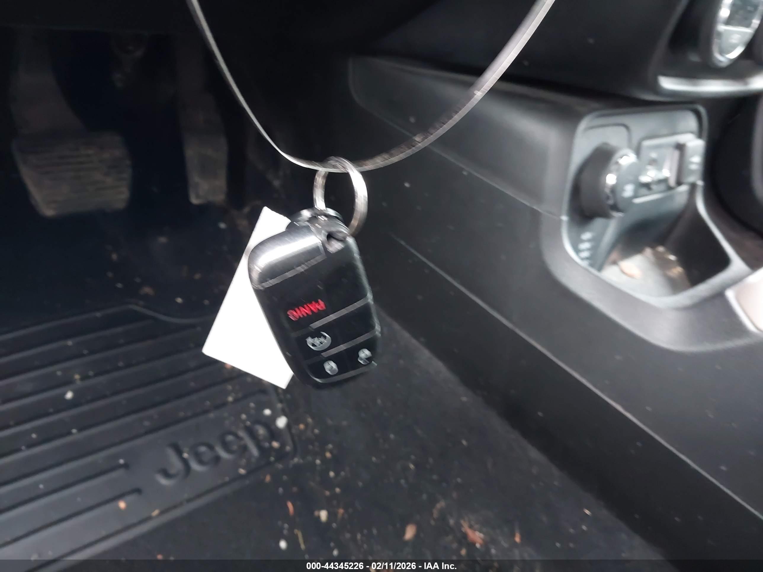 JEEP RENEGADE image 11
