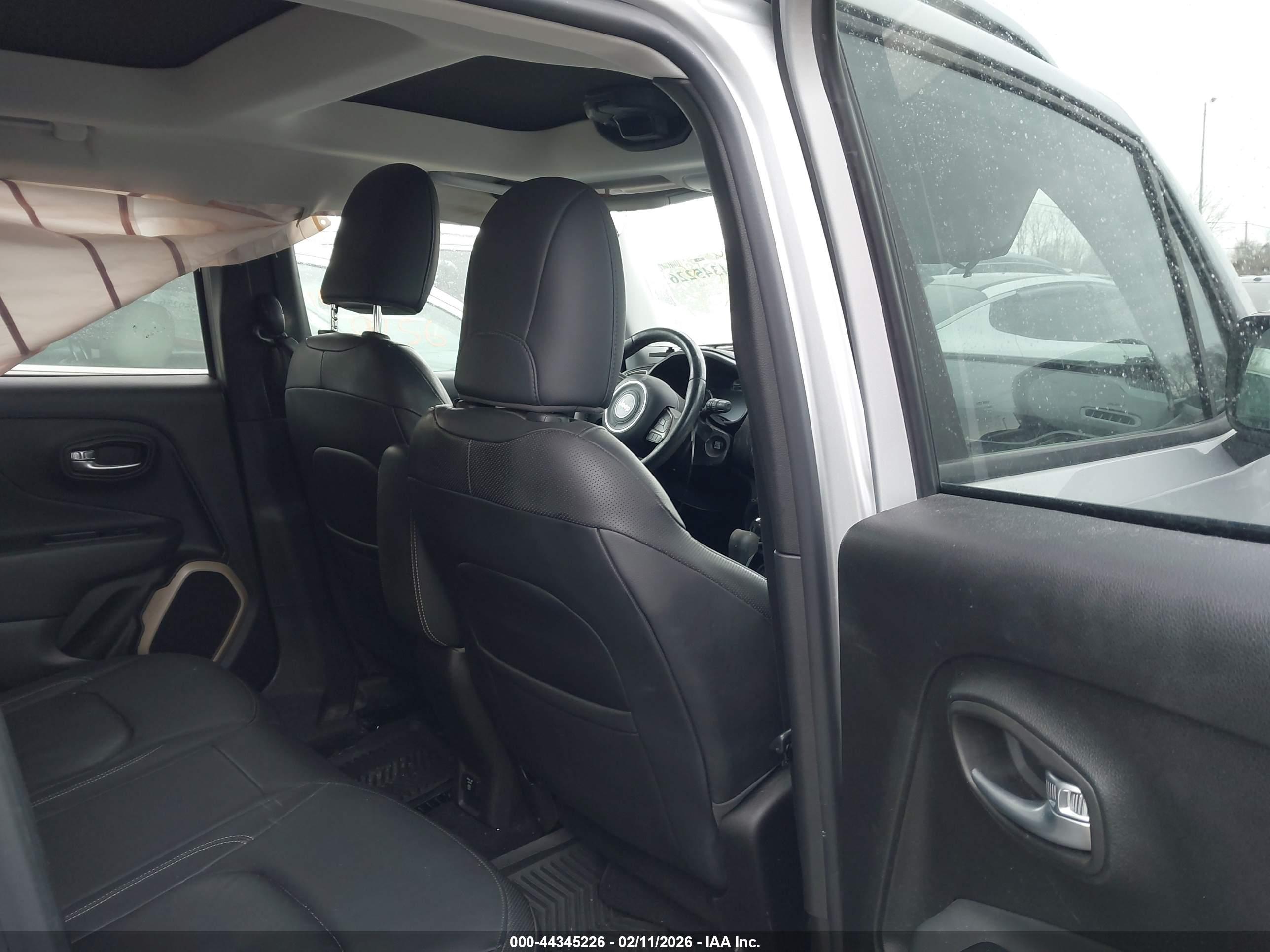 JEEP RENEGADE image 8
