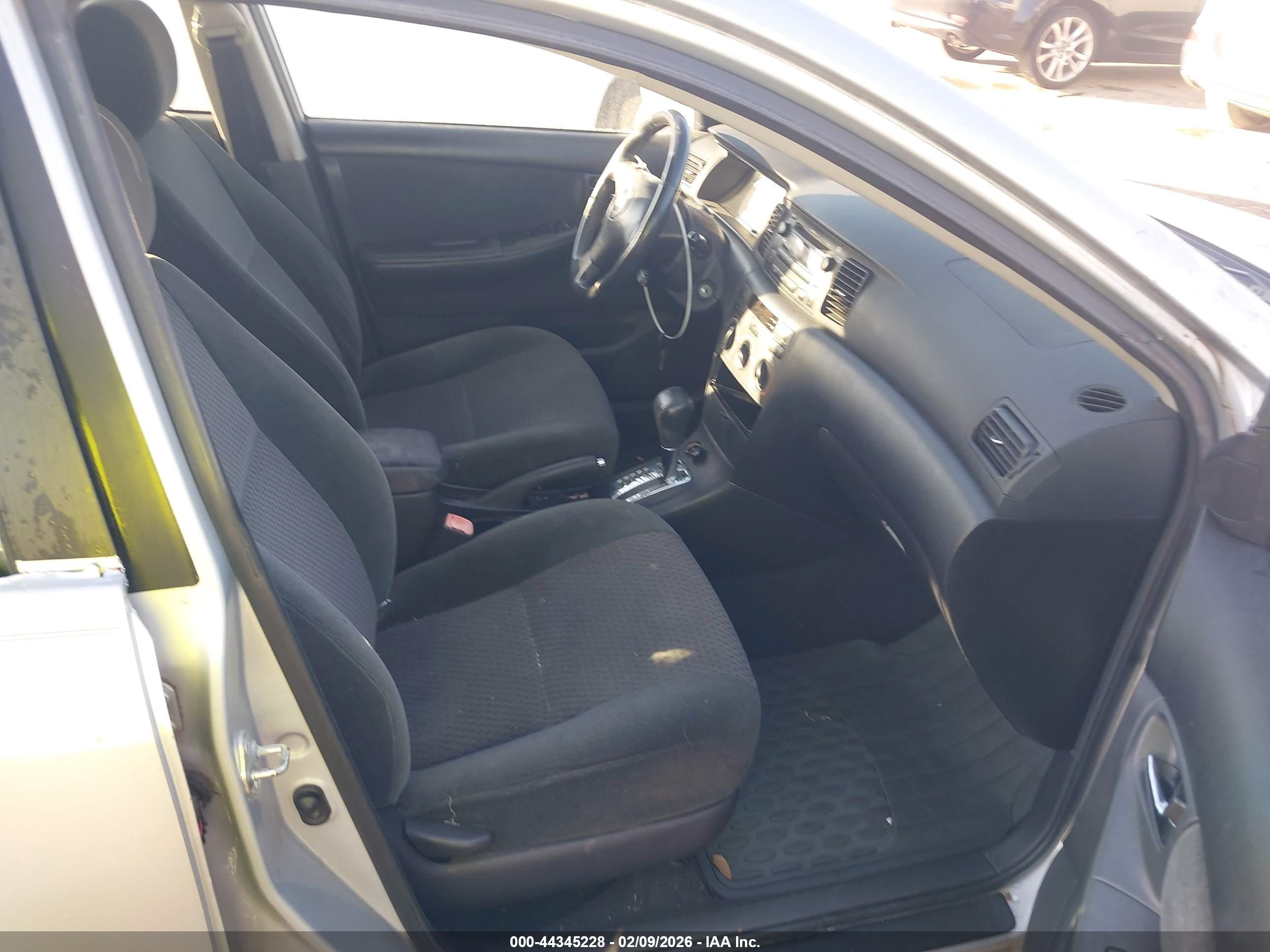 TOYOTA COROLLA image 5