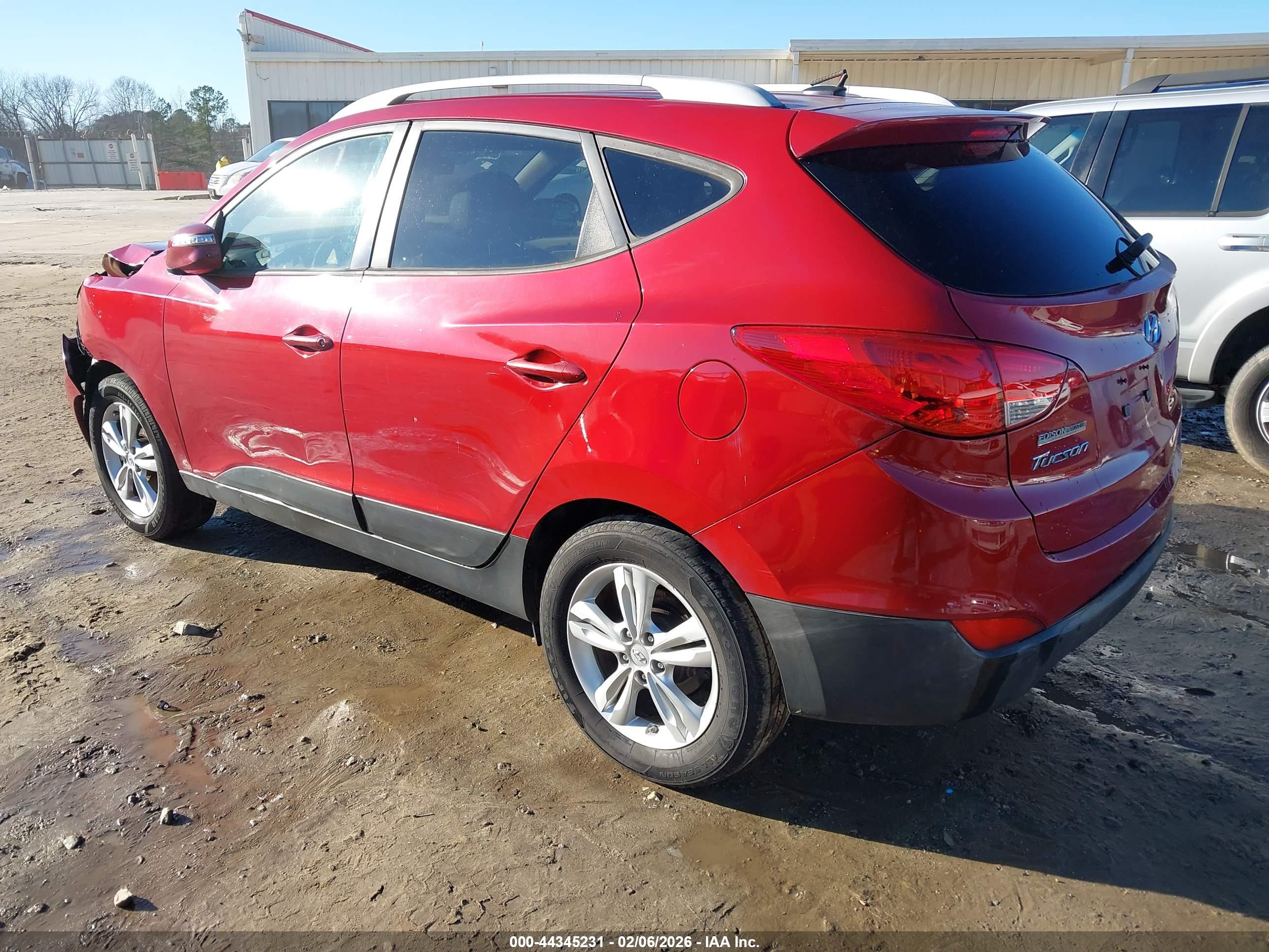 HYUNDAI TUCSON image 3