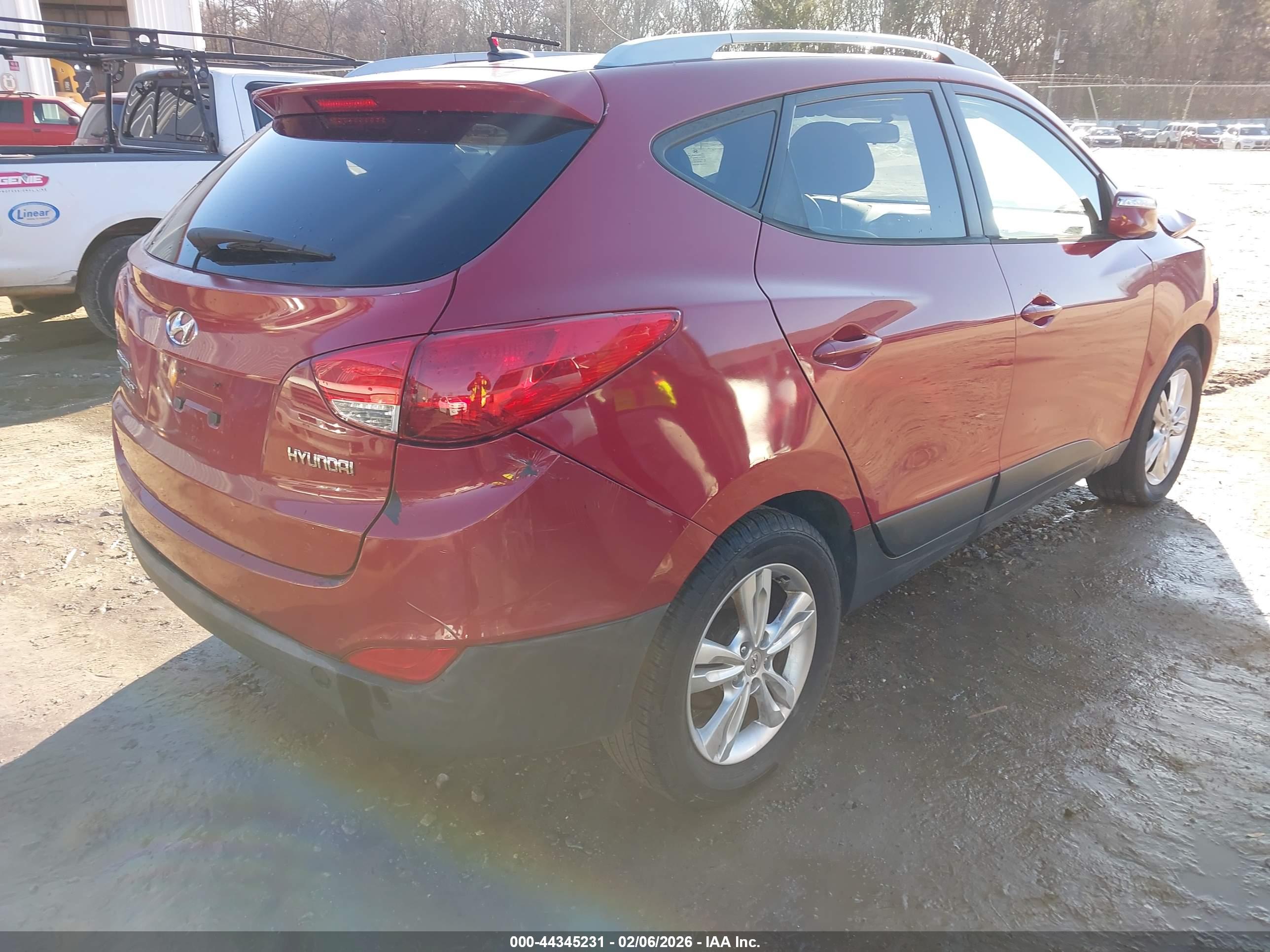 HYUNDAI TUCSON image 4