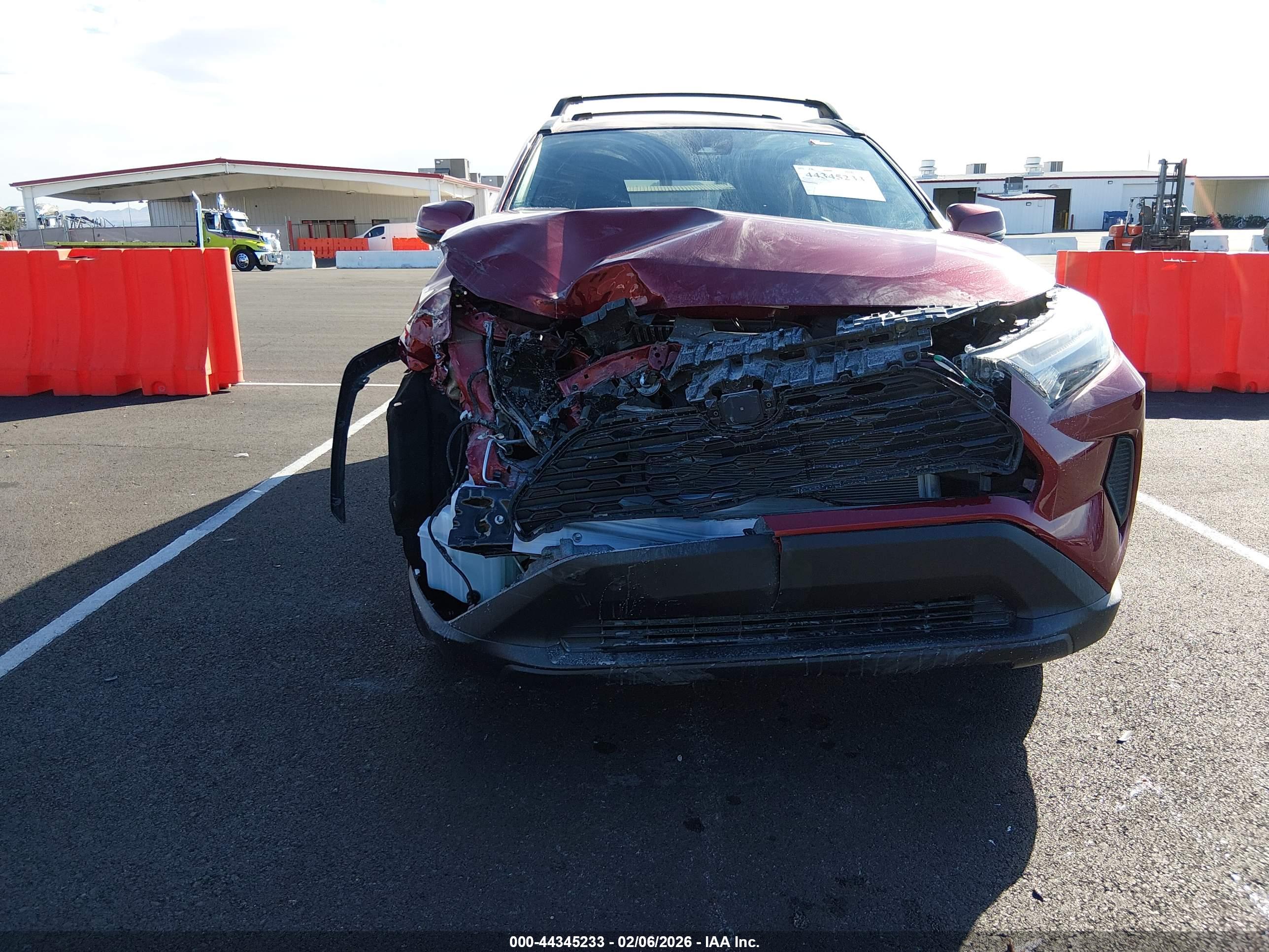 TOYOTA RAV4 image 6