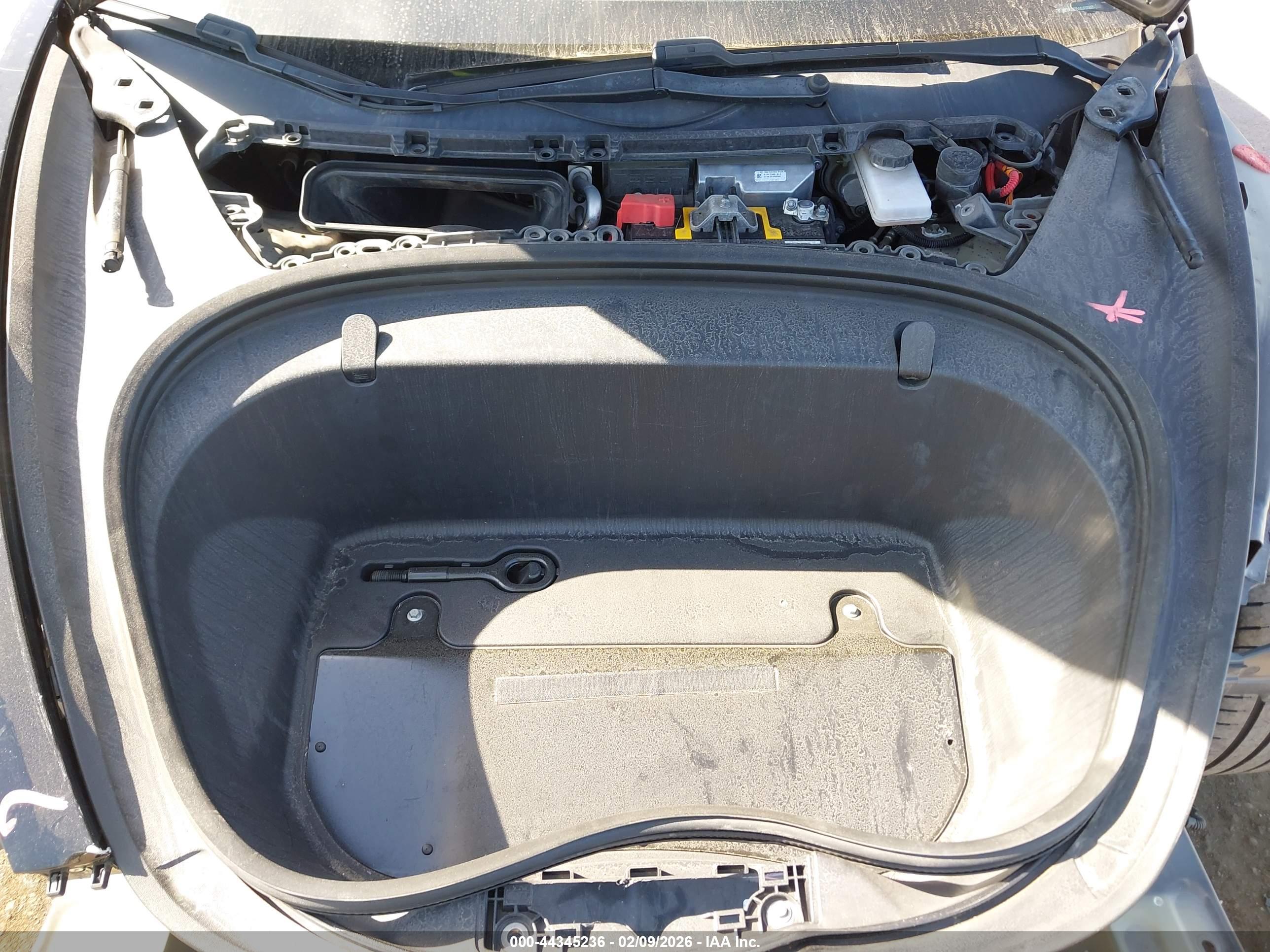 TESLA MODEL image 10