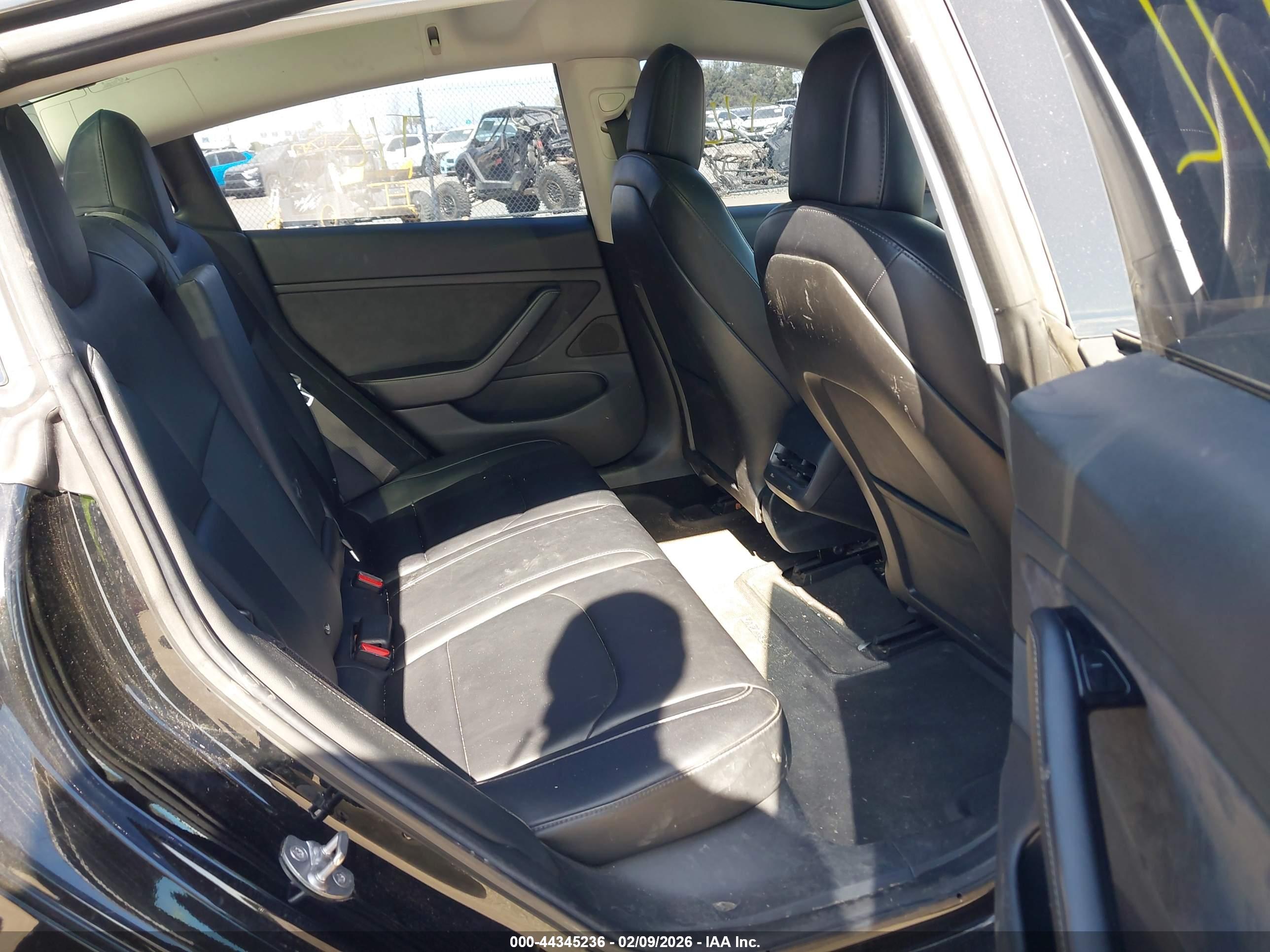 TESLA MODEL image 8