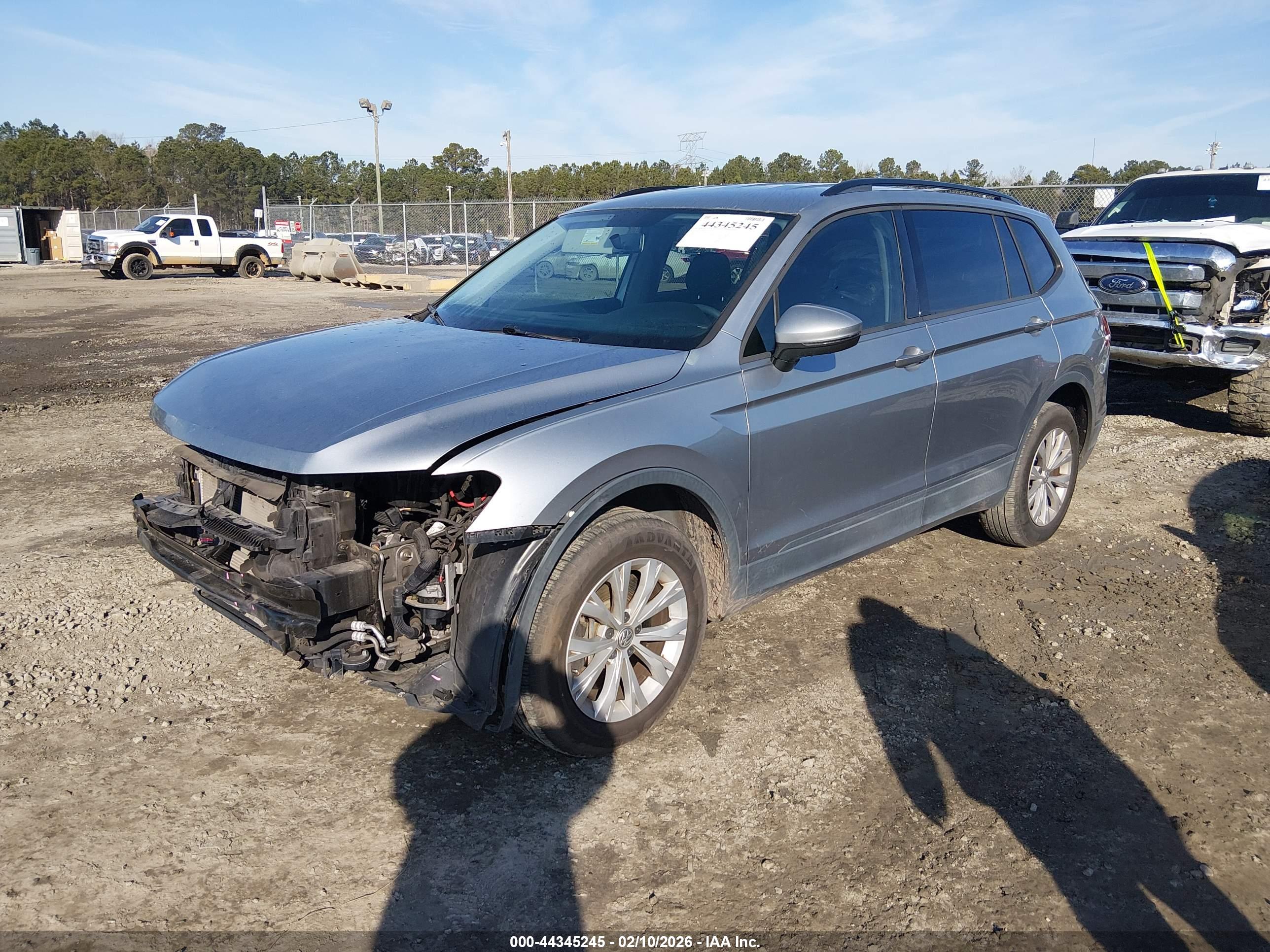 VOLKSWAGEN TIGUAN image 2