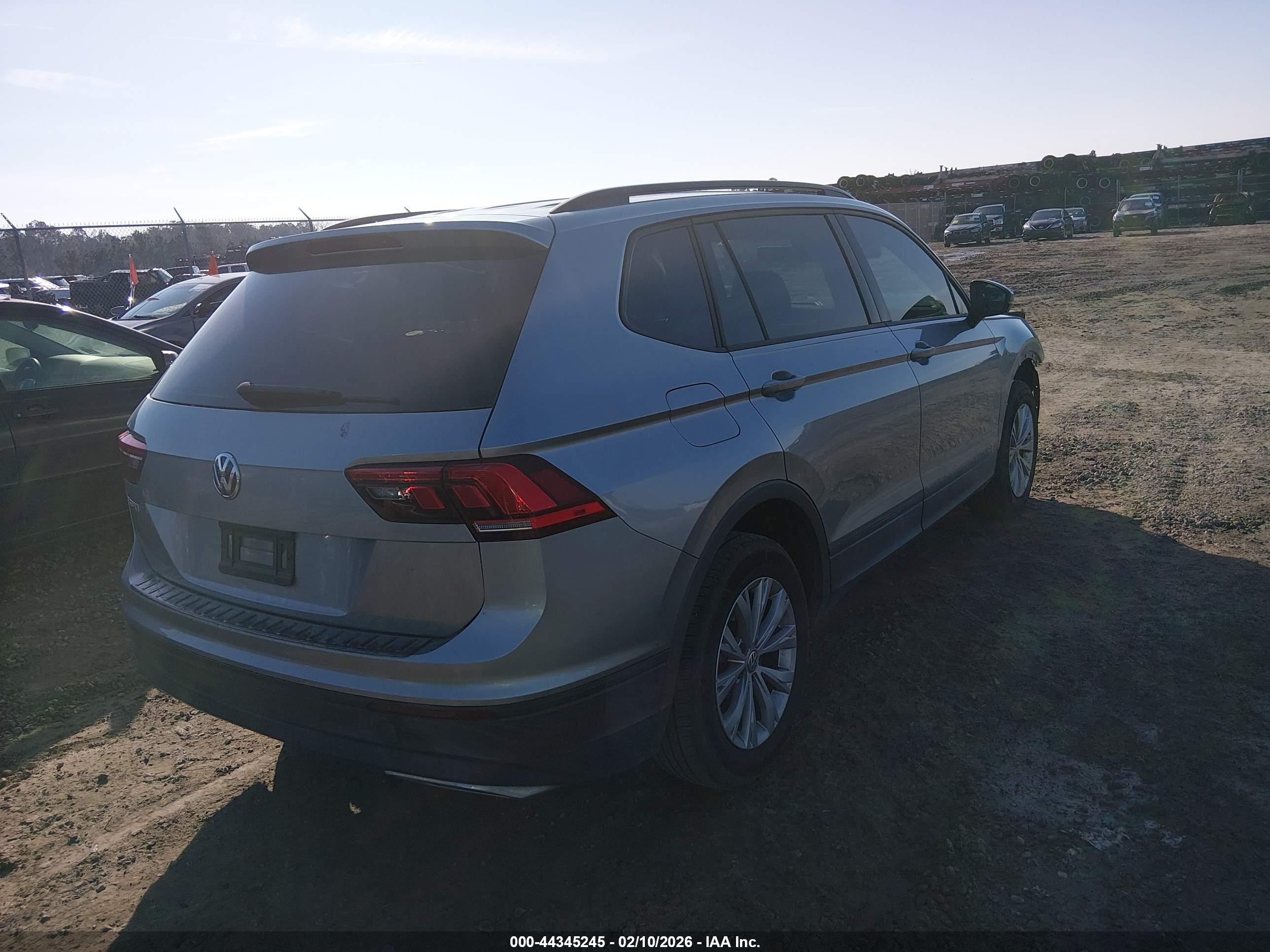 VOLKSWAGEN TIGUAN image 4