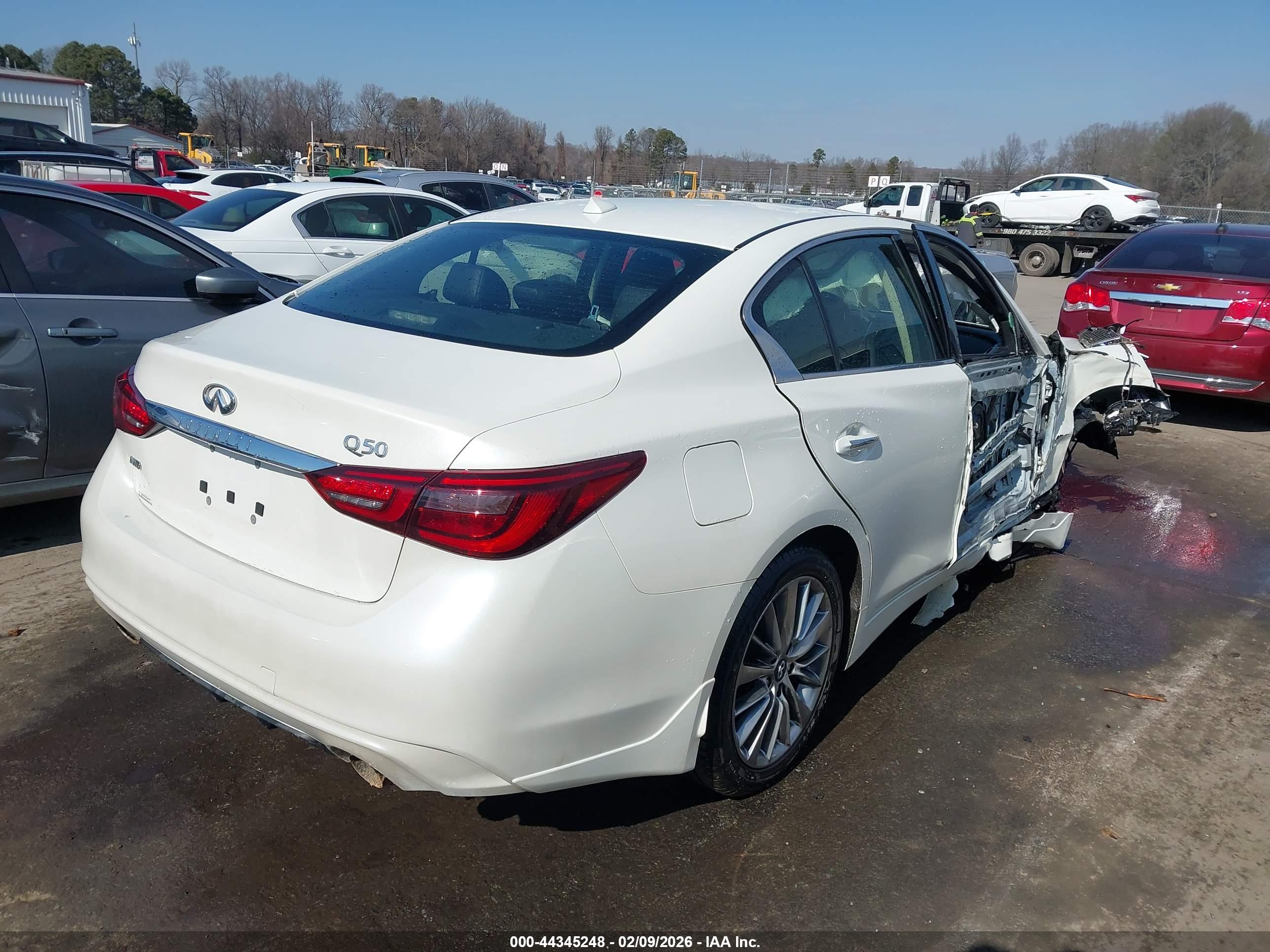 INFINITI Q50 image 4