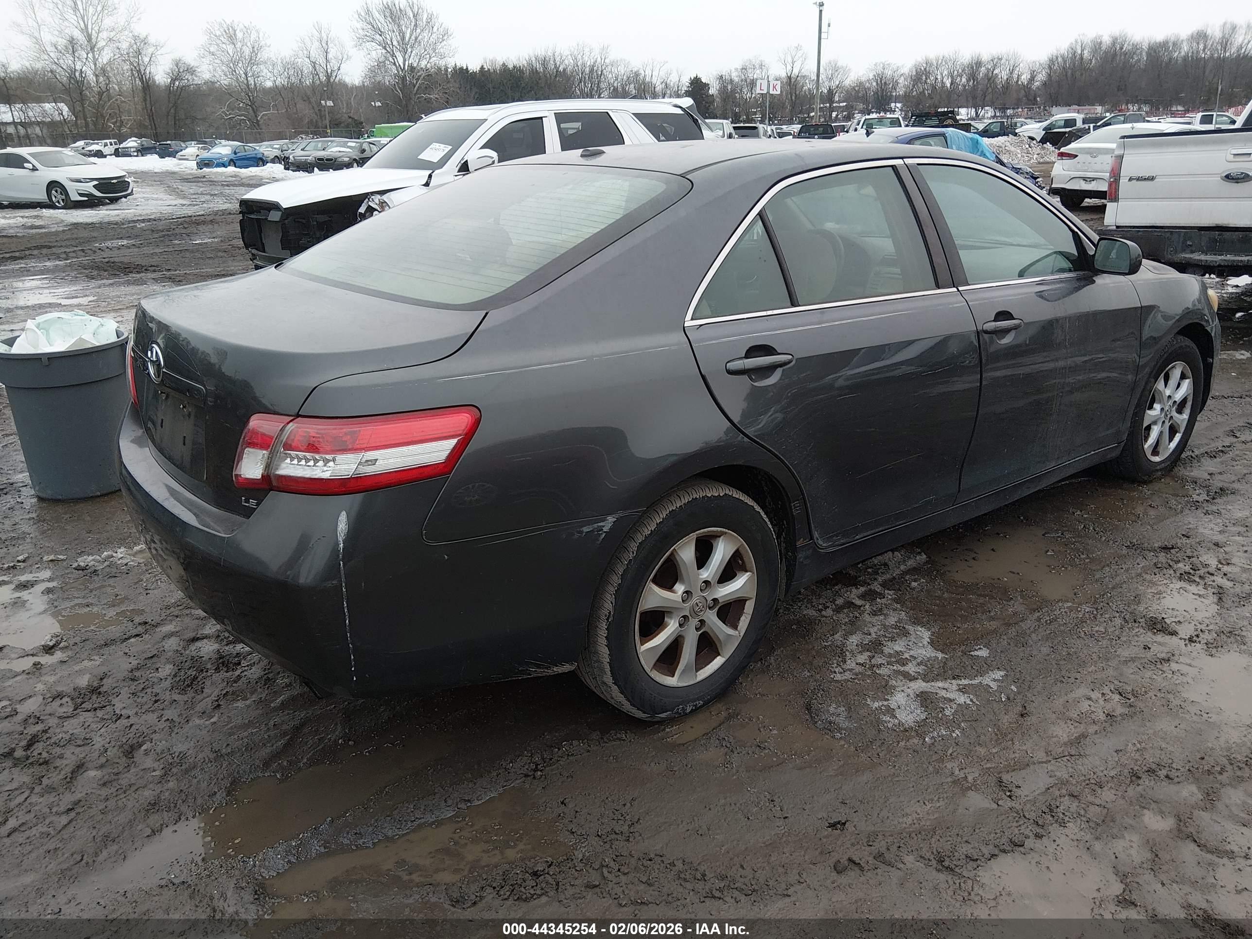 TOYOTA CAMRY image 4