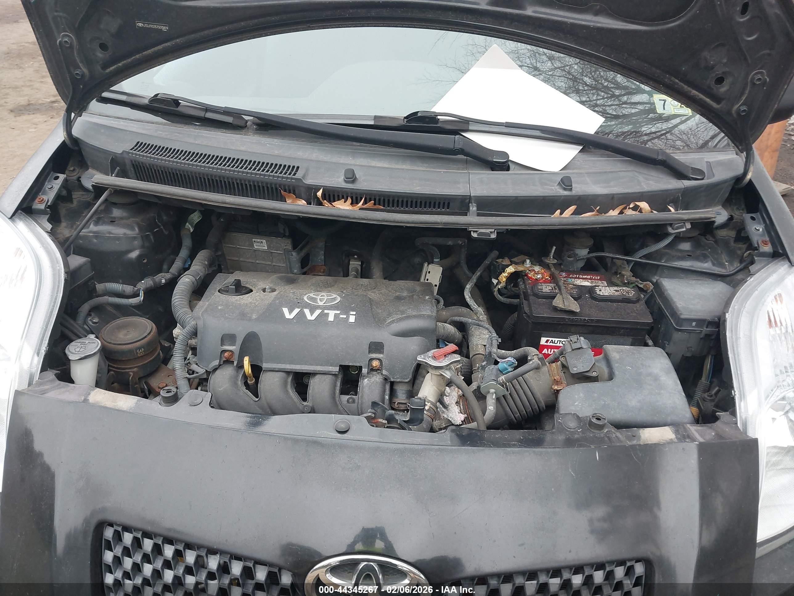 TOYOTA YARIS image 10