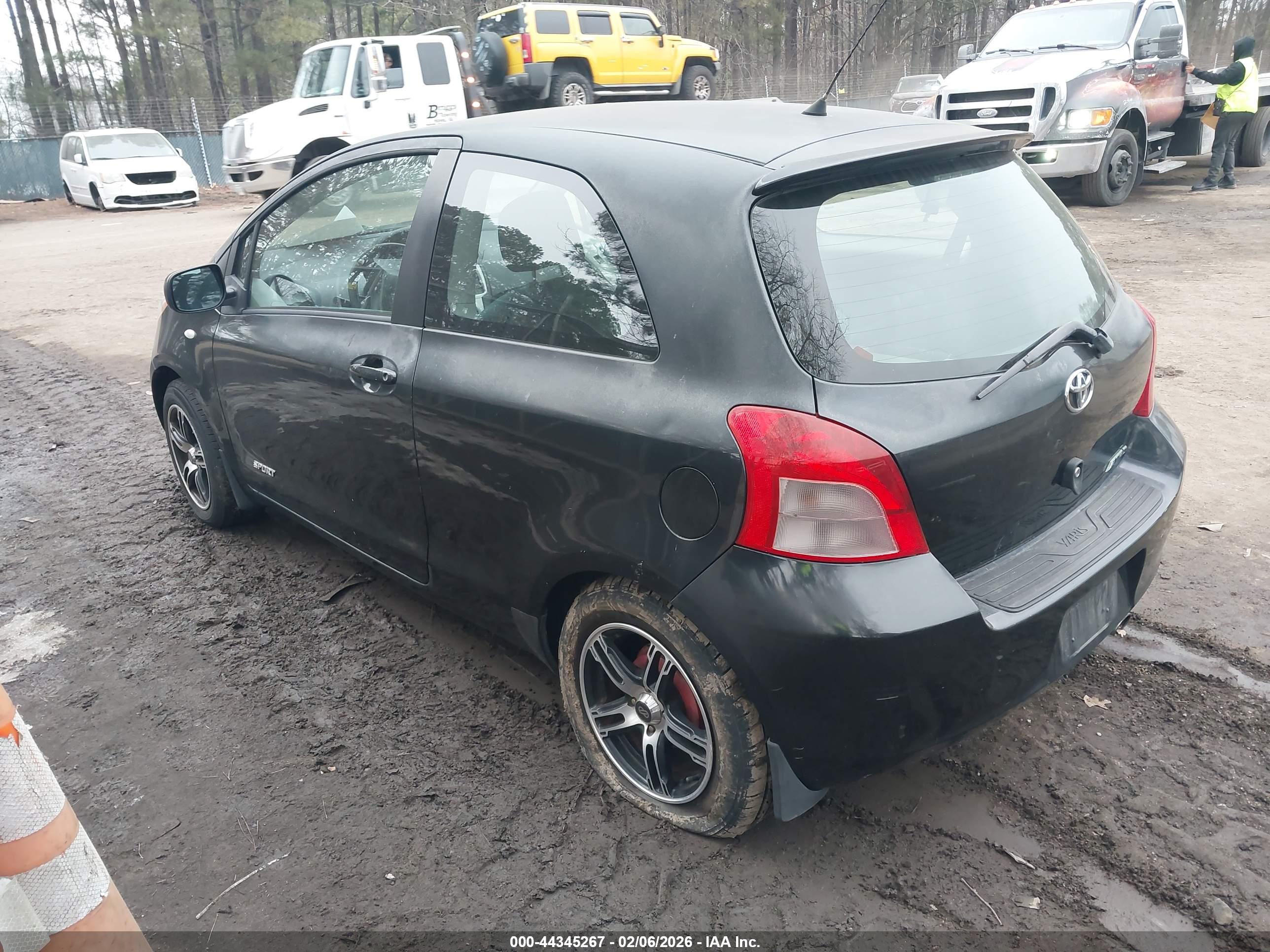 TOYOTA YARIS image 3