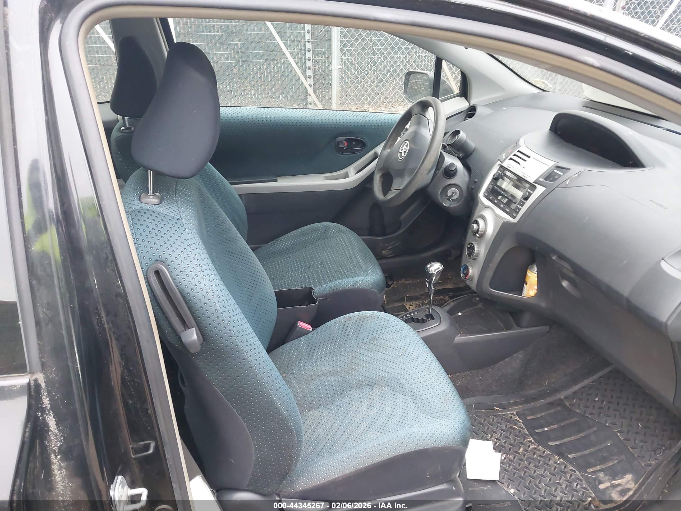 TOYOTA YARIS image 5