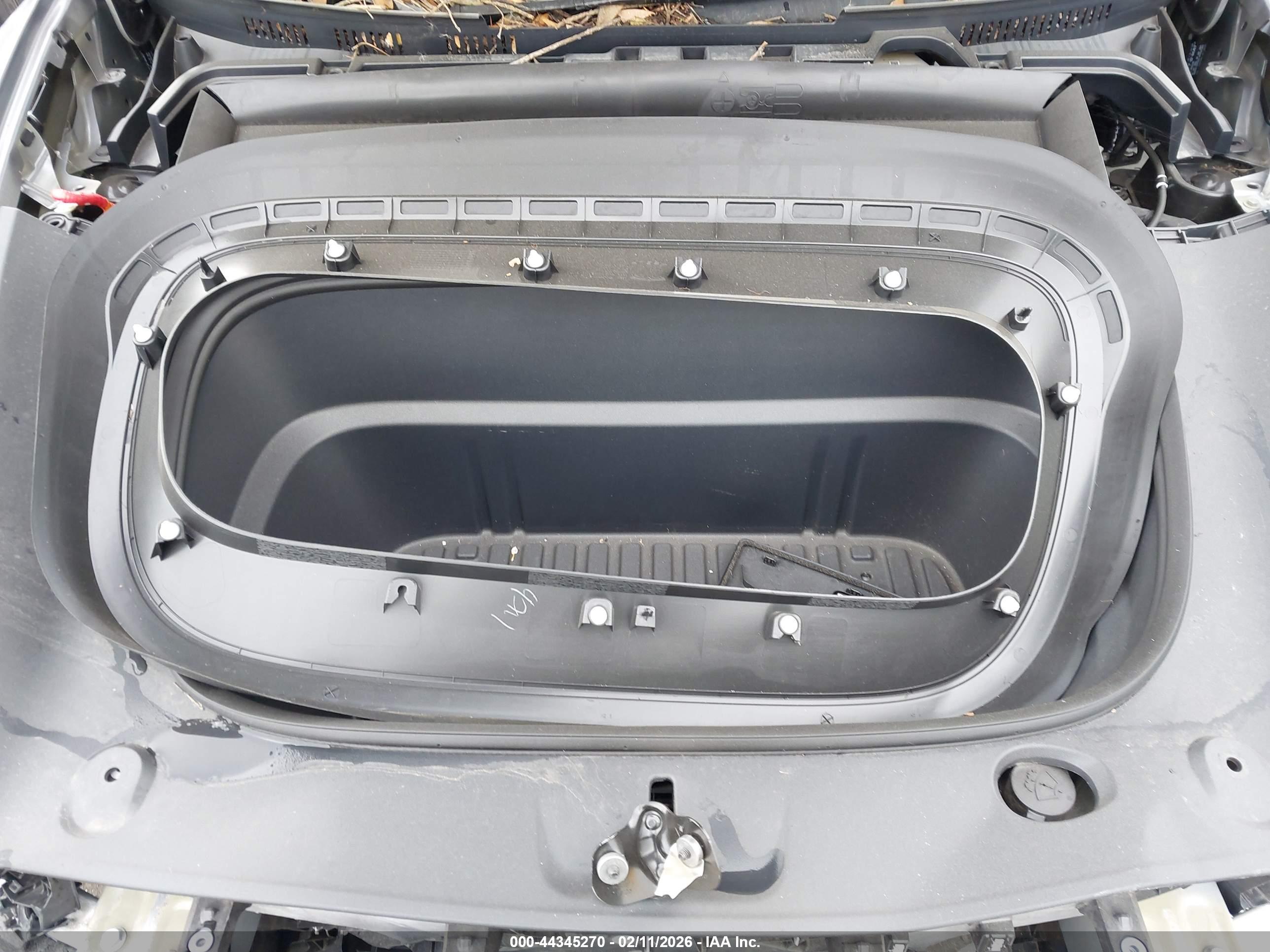 TESLA MODEL image 10